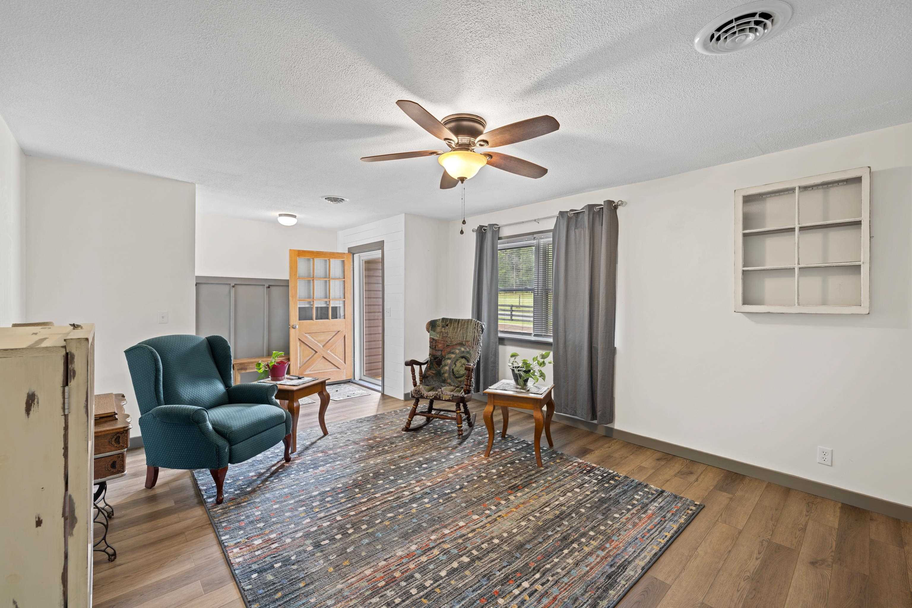 1653 LITTLE RIVER RD