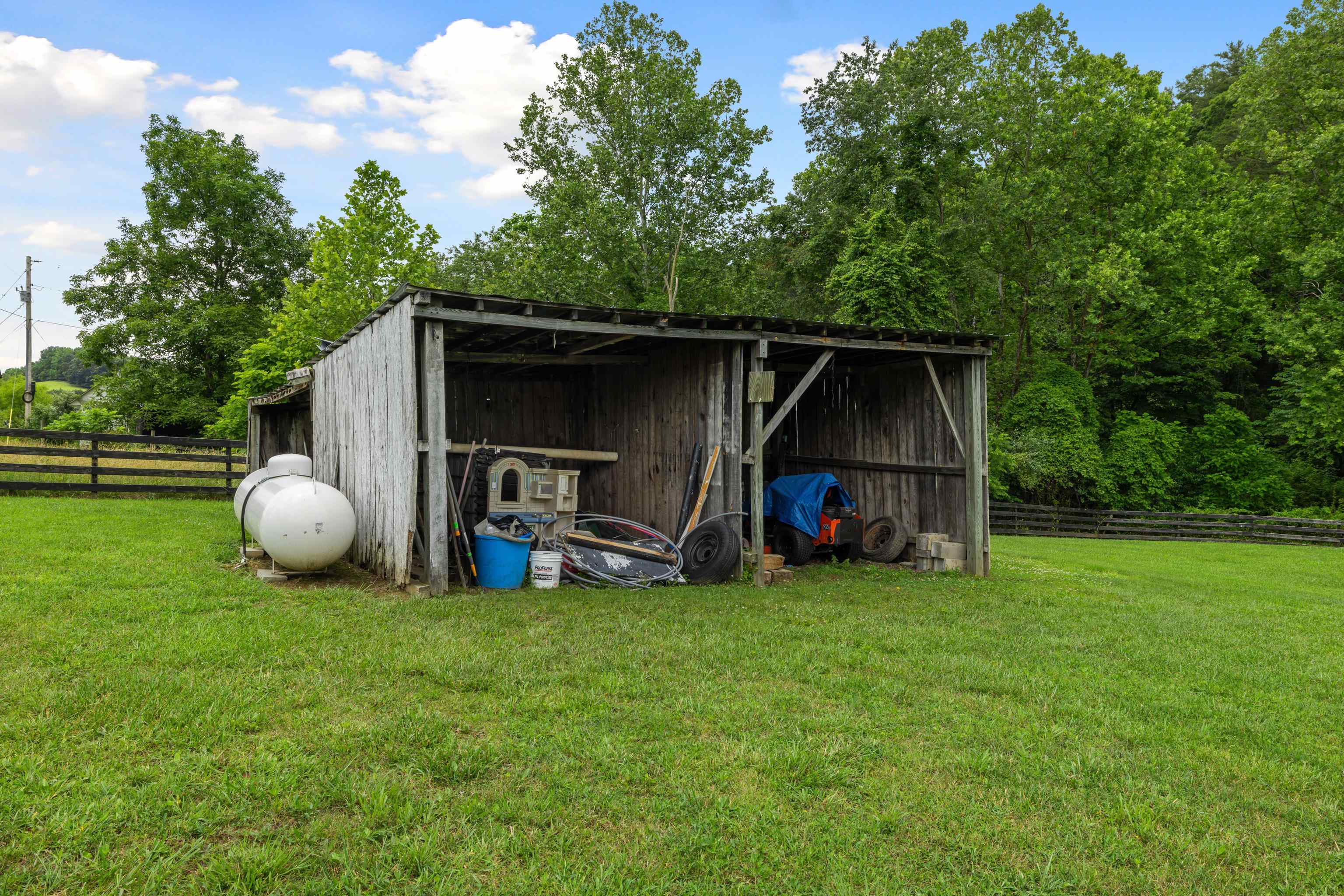 1653 LITTLE RIVER RD