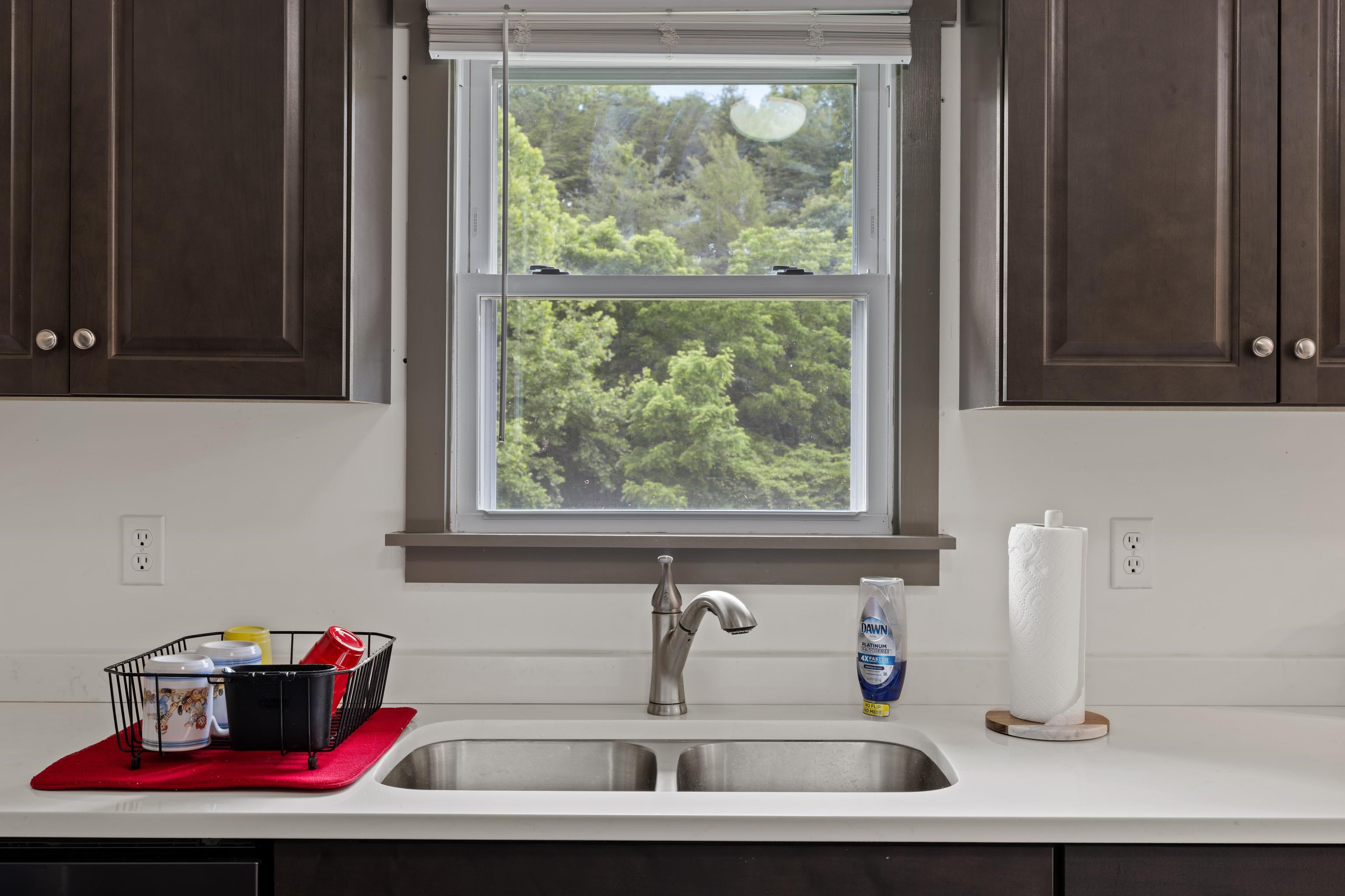 1653 LITTLE RIVER RD