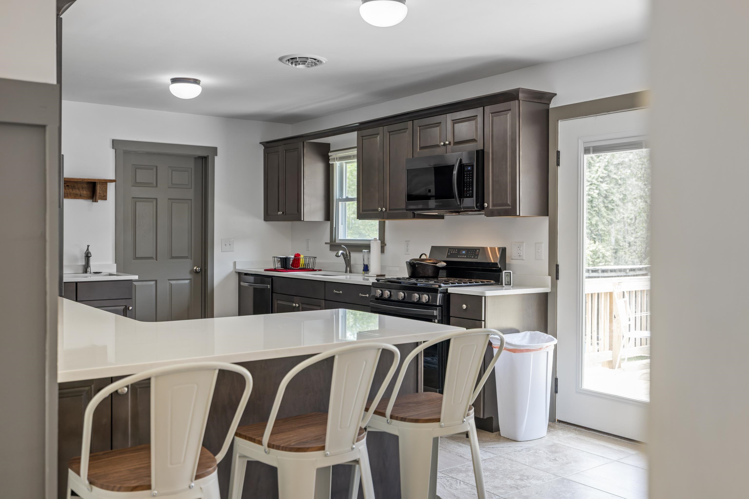 1653 LITTLE RIVER RD