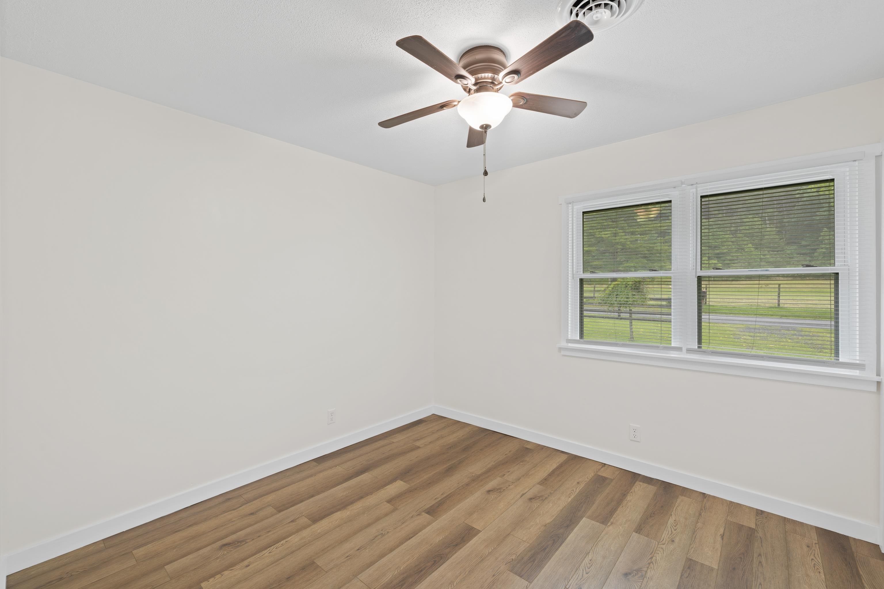 1653 LITTLE RIVER RD