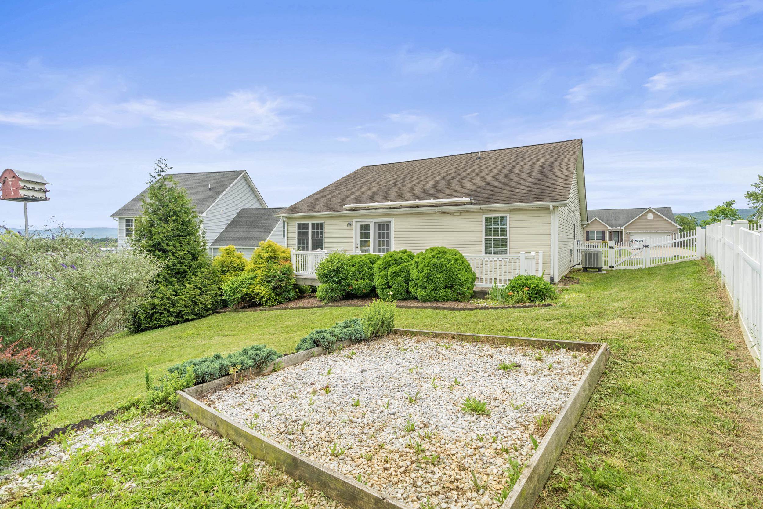 21 UPLAND CT