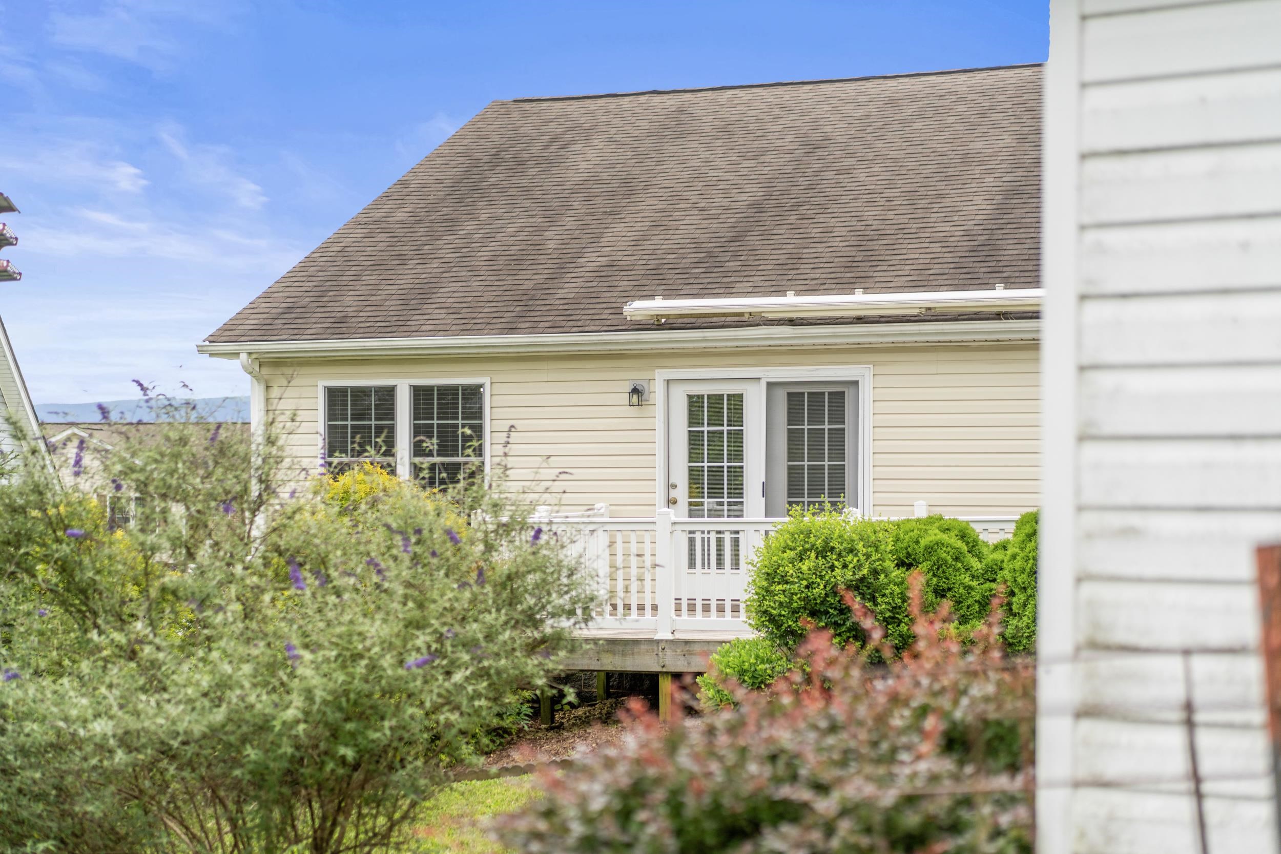21 UPLAND CT
