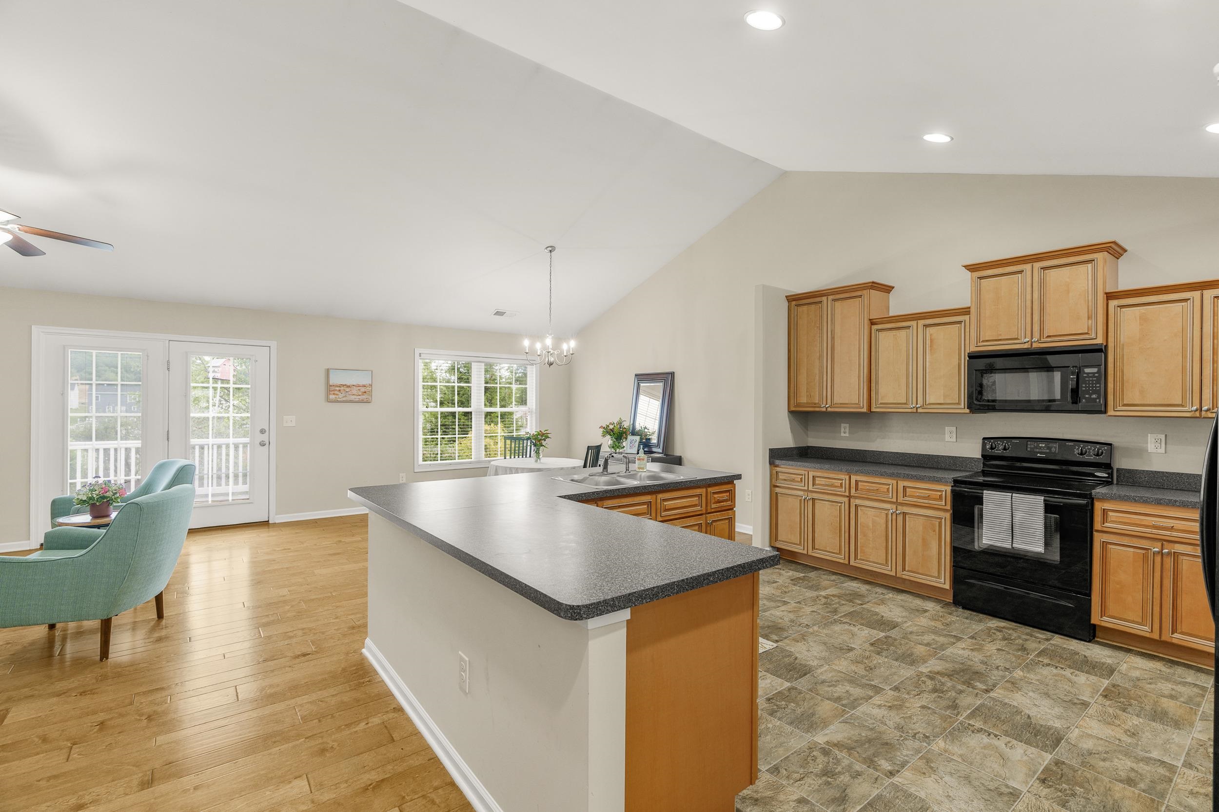 21 UPLAND CT