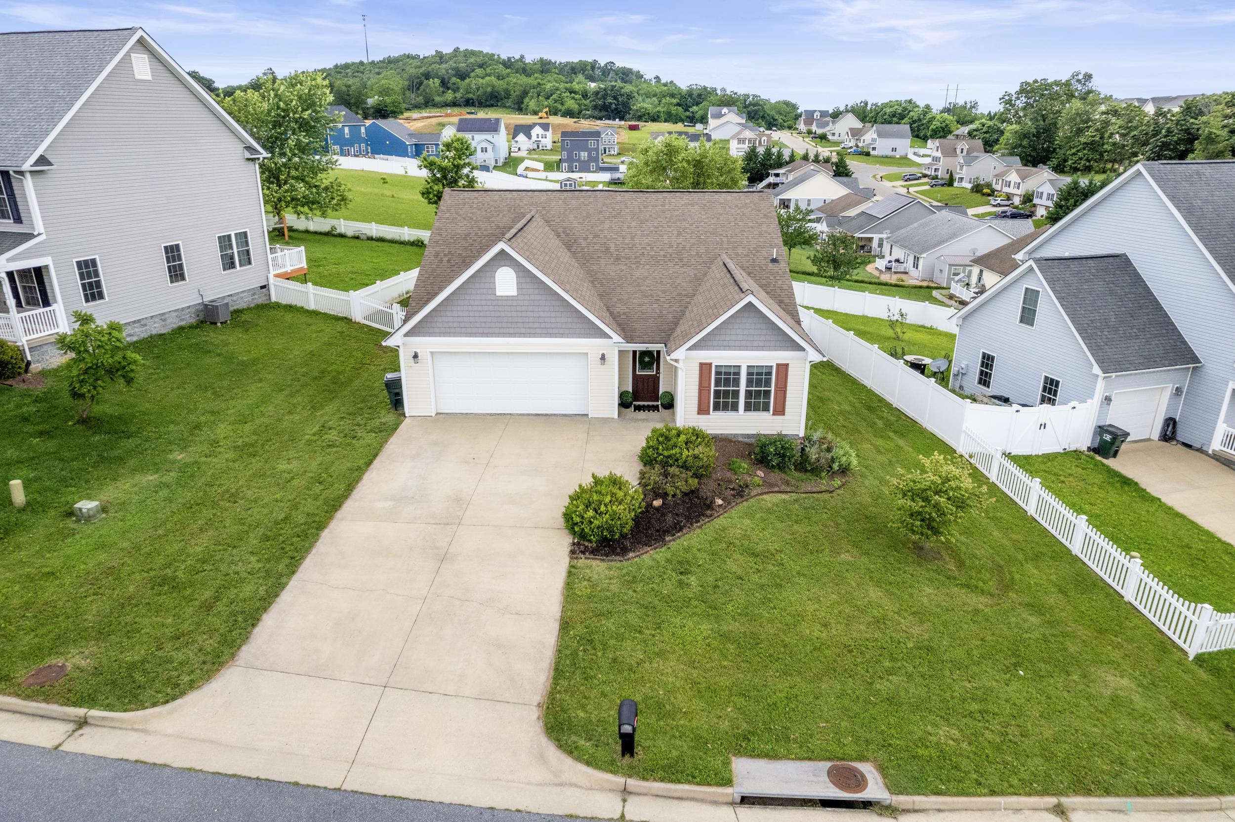 21 UPLAND CT