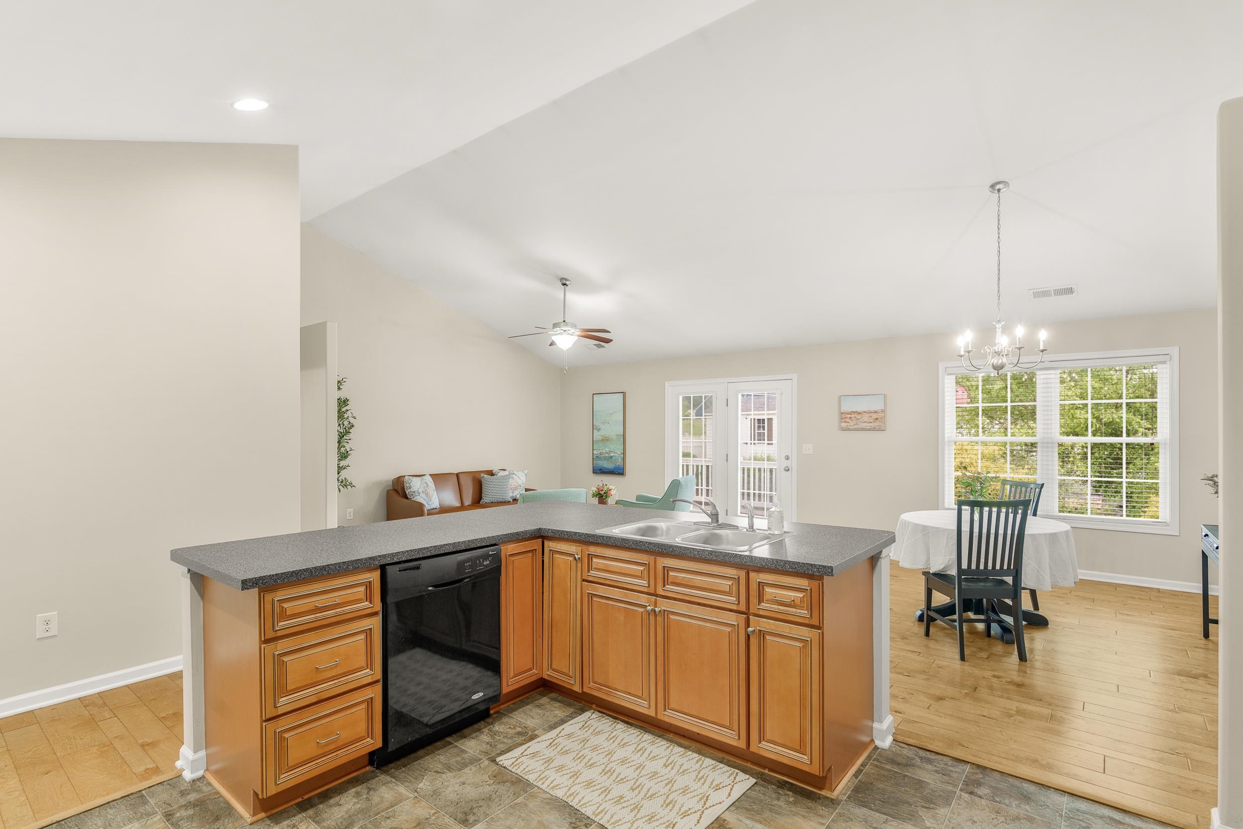 21 UPLAND CT