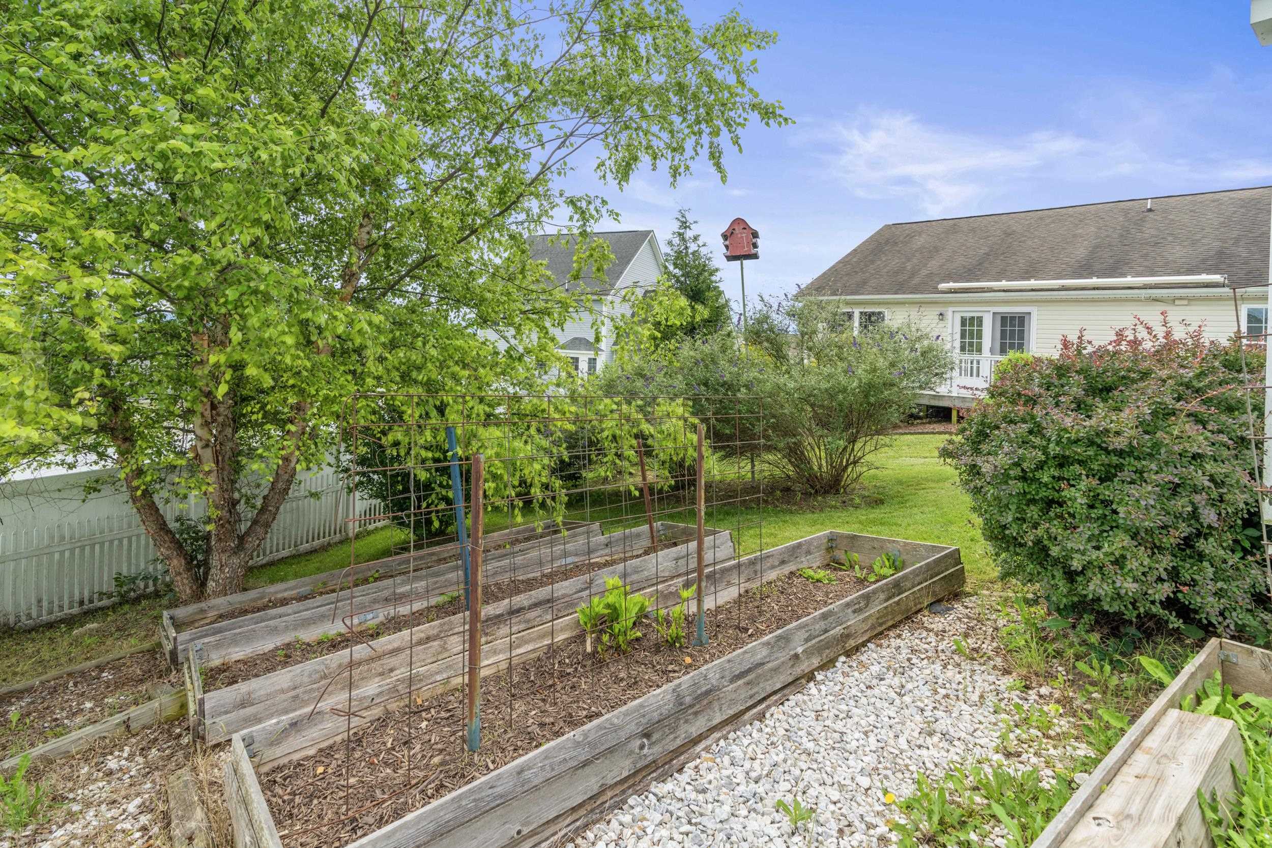 21 UPLAND CT