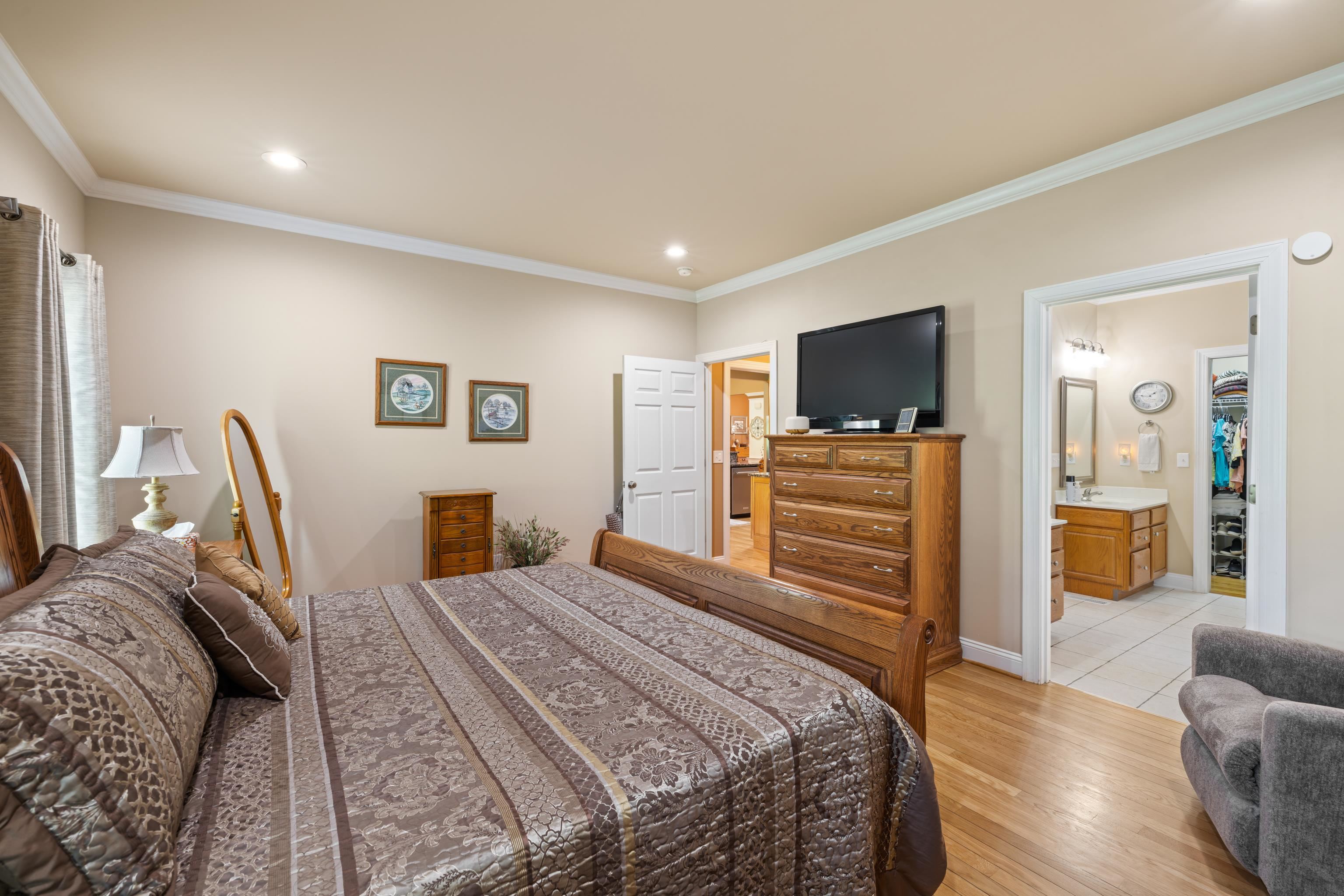 105 MIDVALE CROSSING