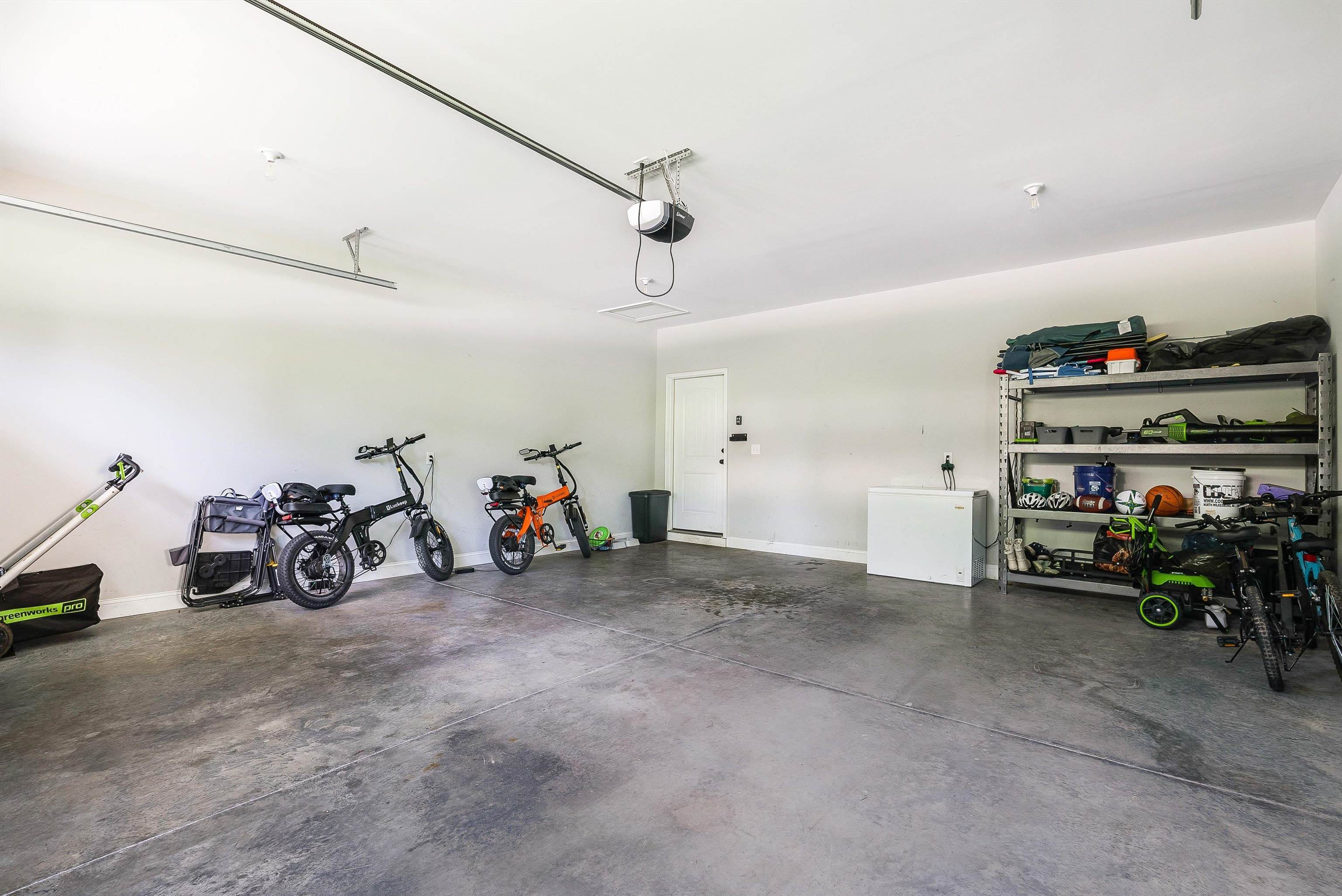 2426 PINEHILL CIR