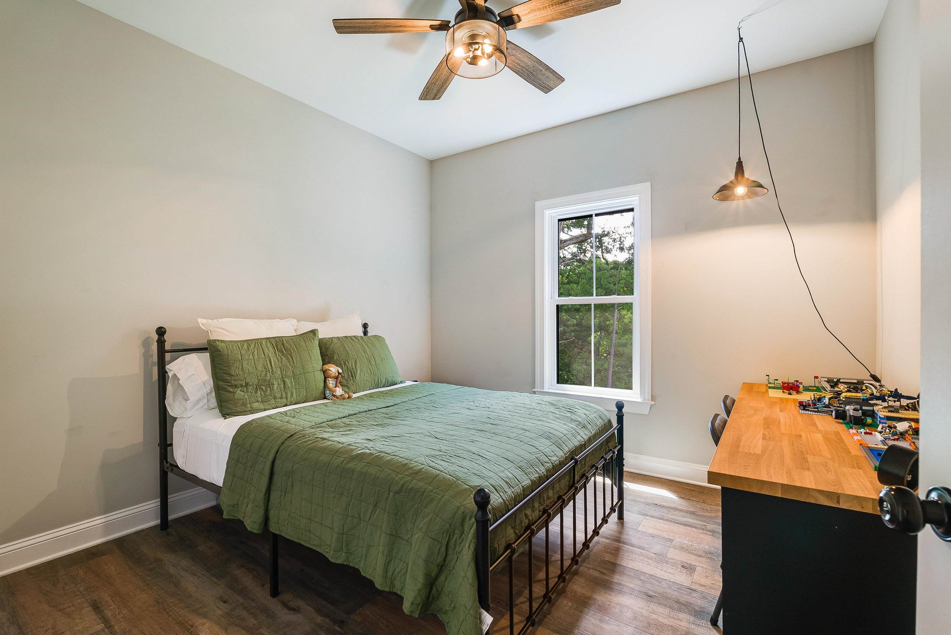 2426 PINEHILL CIR