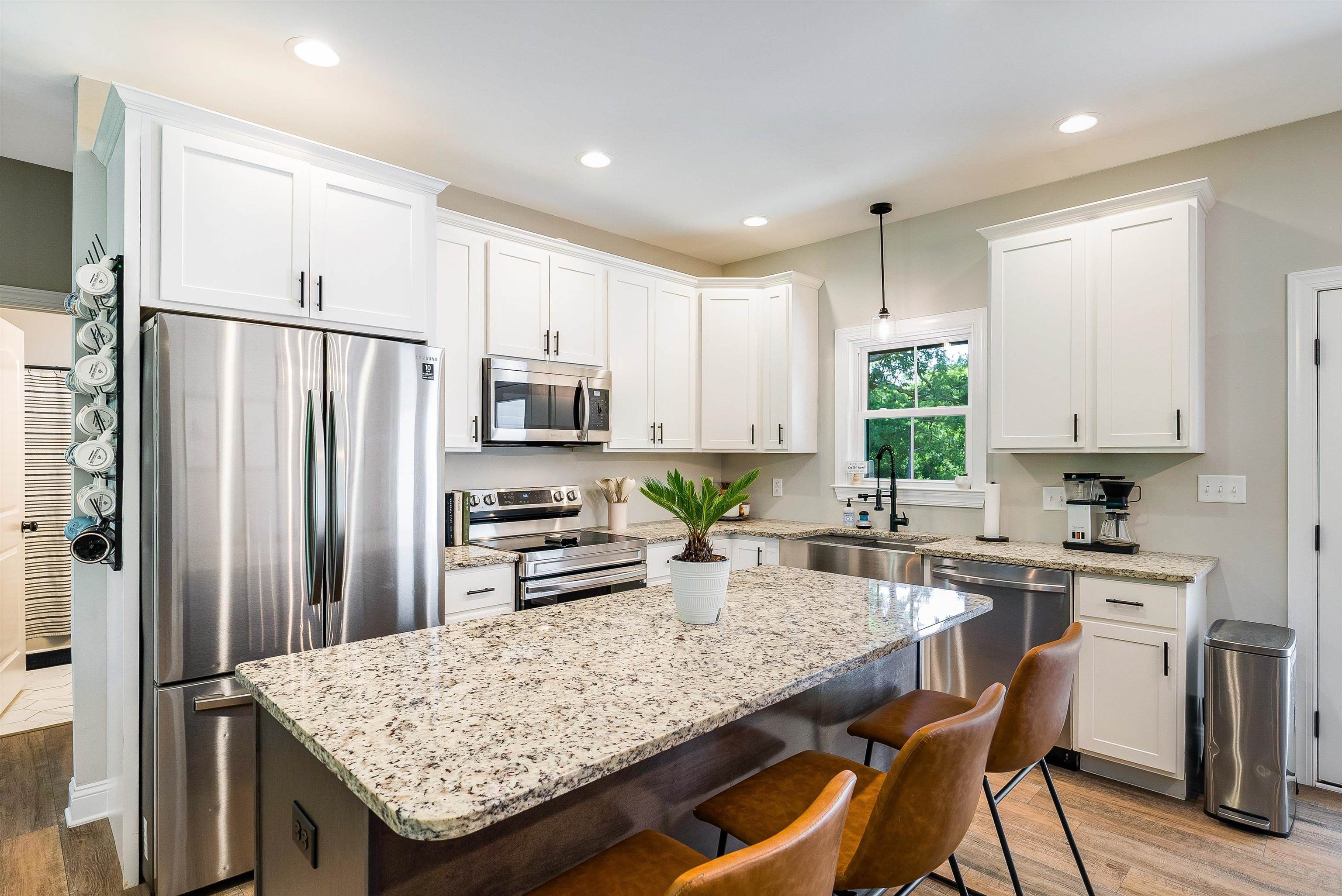 2426 PINEHILL CIR