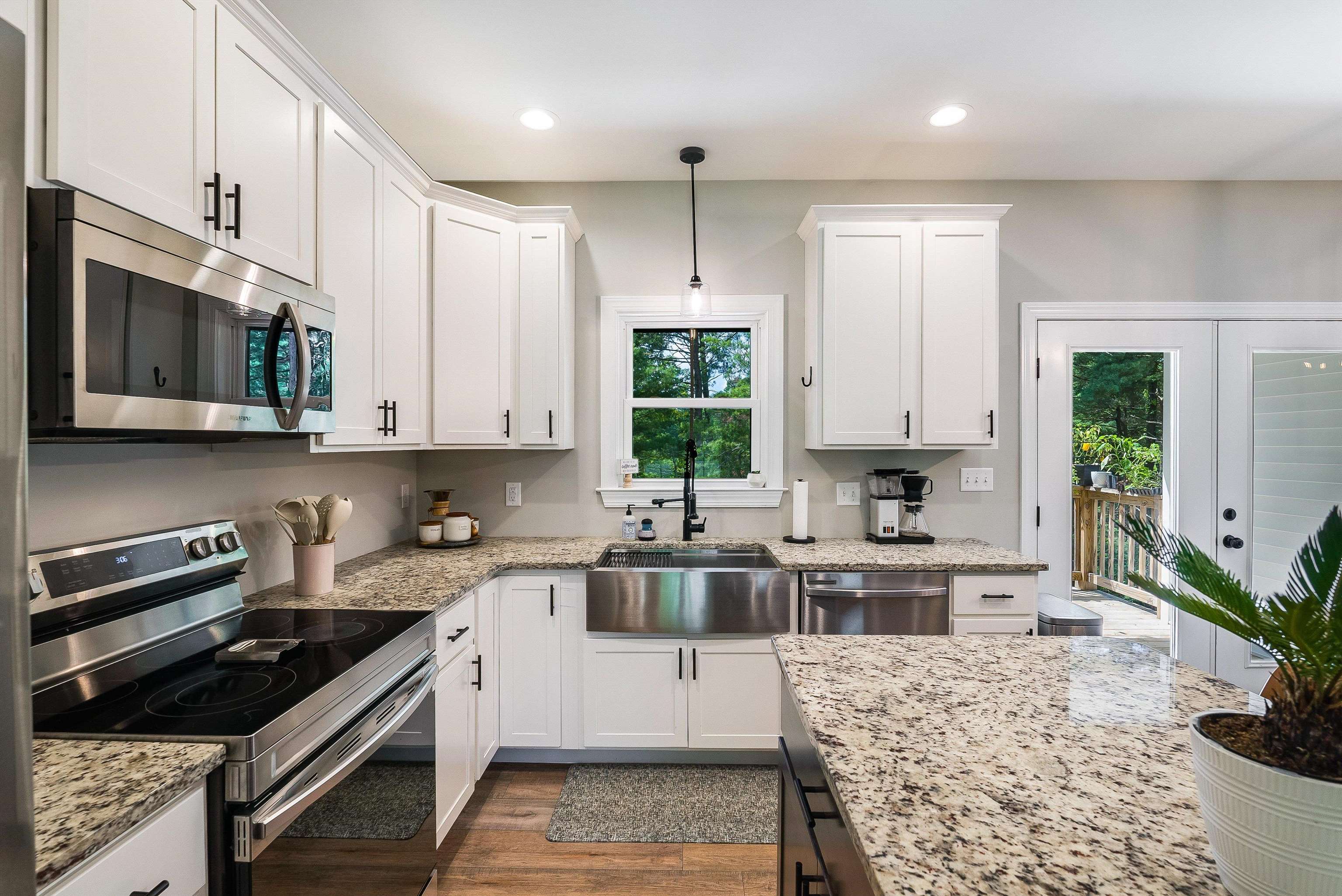 2426 PINEHILL CIR