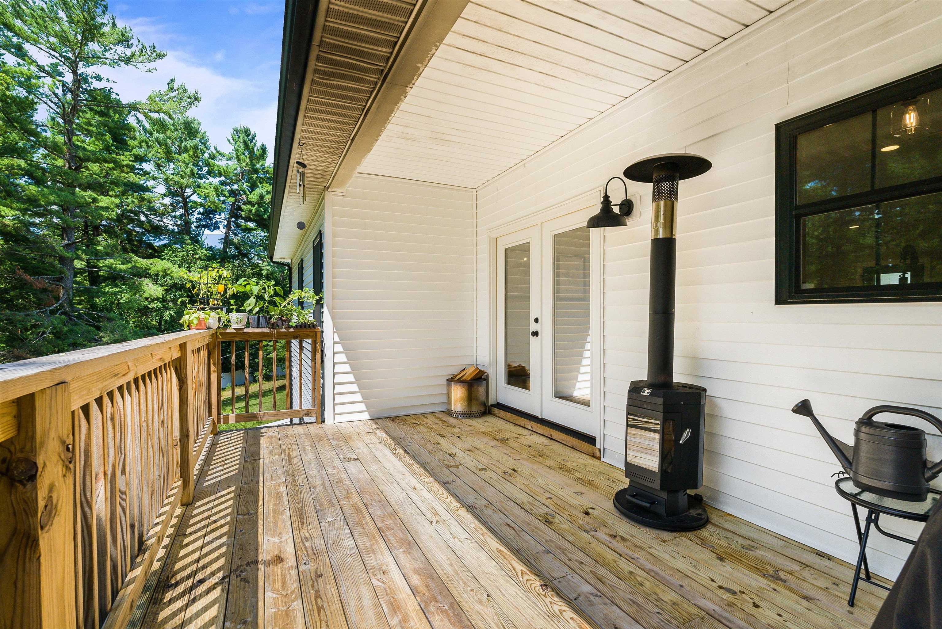 2426 PINEHILL CIR