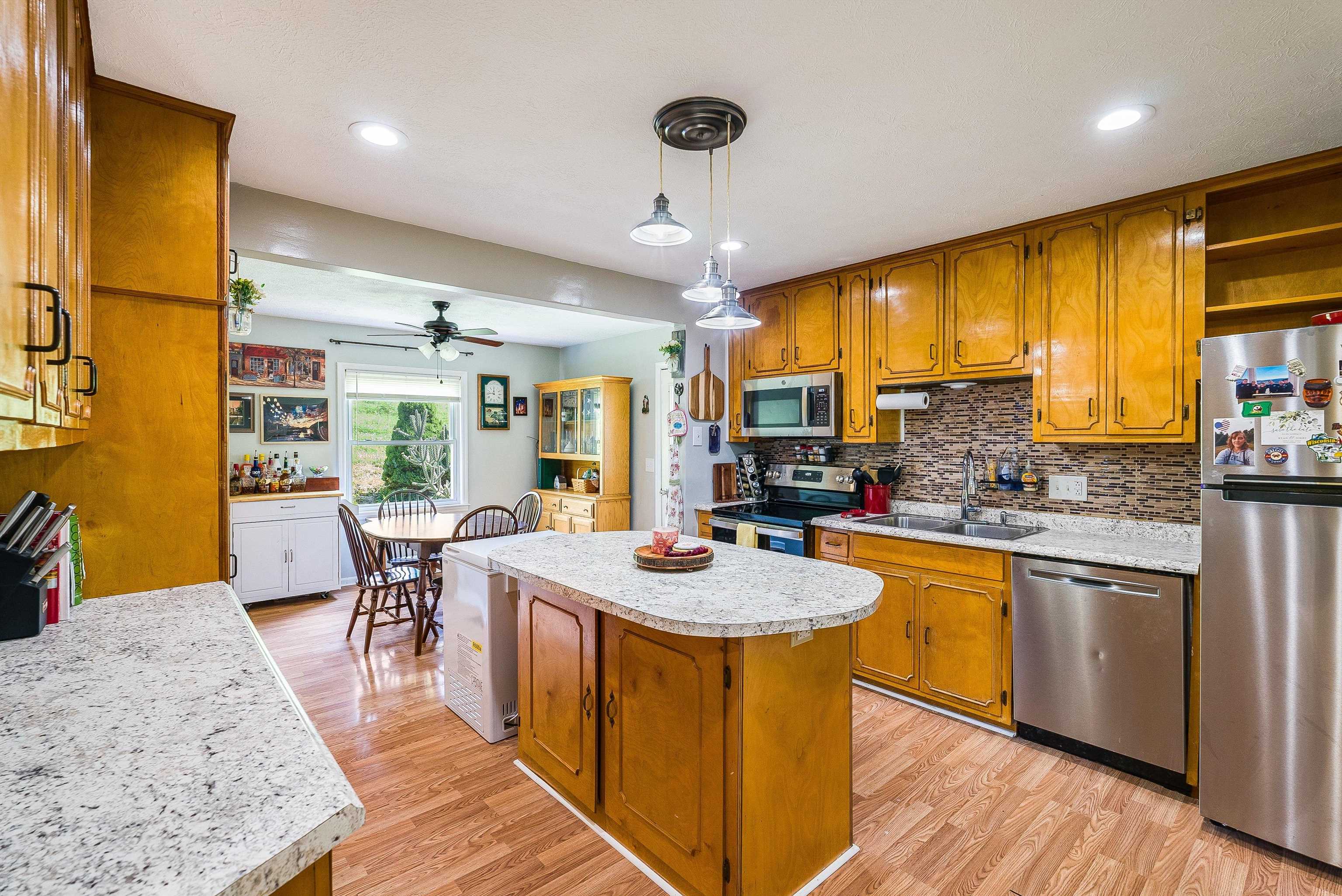 1819 MOFFETT BRANCH RD
