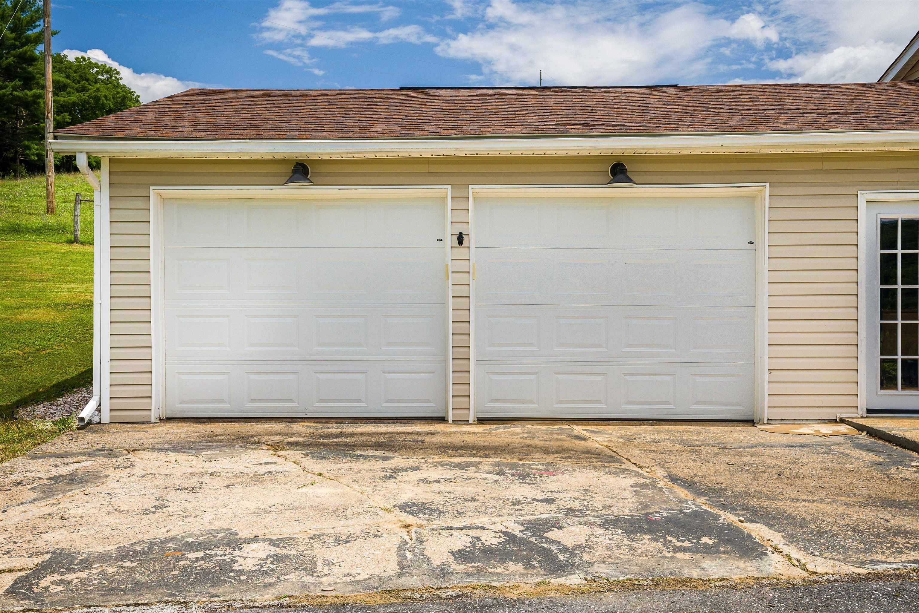 1819 MOFFETT BRANCH RD