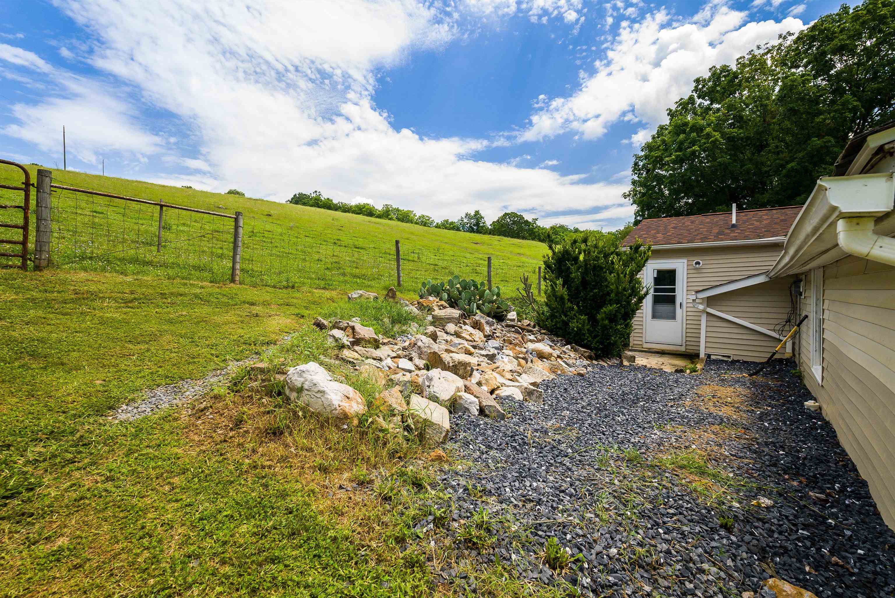 1819 MOFFETT BRANCH RD