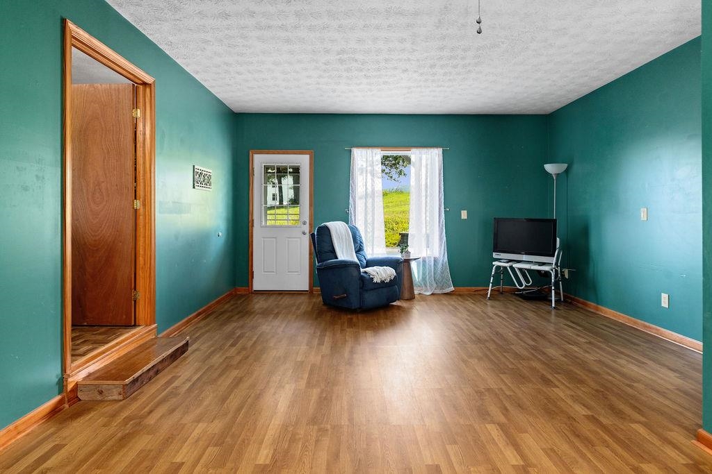 18 BROADHEAD SCHOOL RD