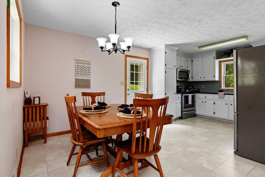 18 BROADHEAD SCHOOL RD