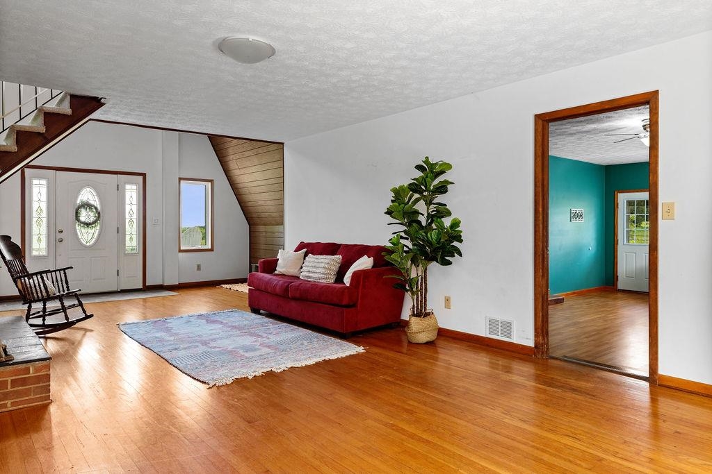 18 BROADHEAD SCHOOL RD