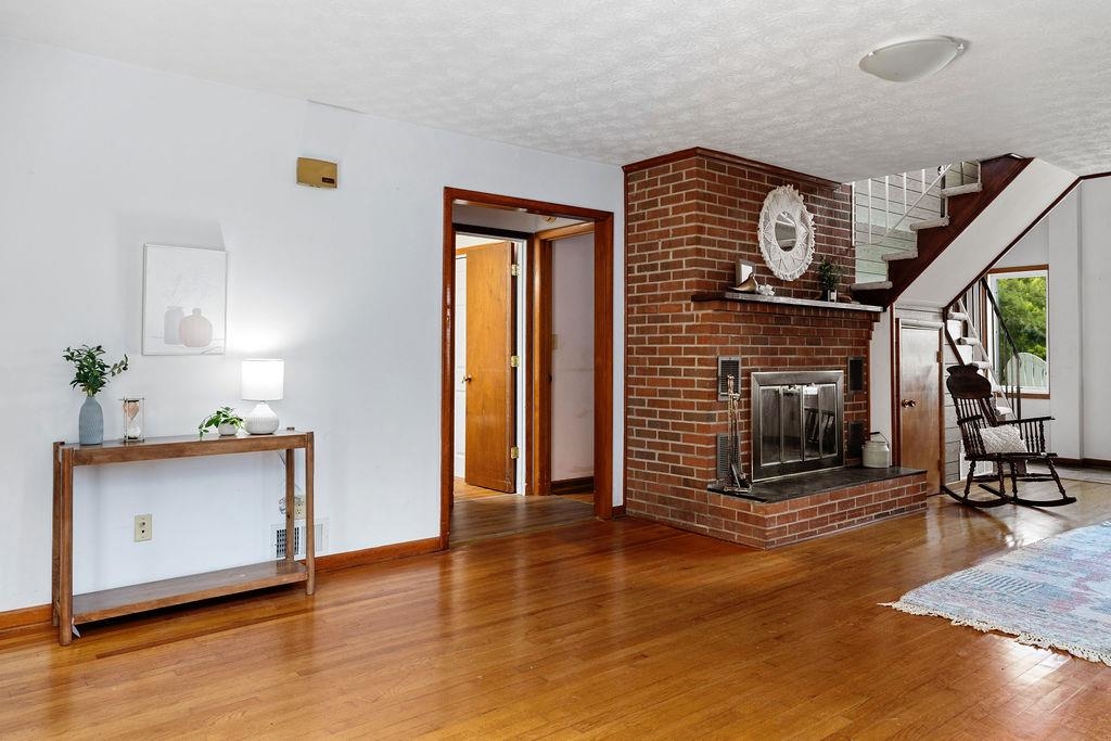 18 BROADHEAD SCHOOL RD