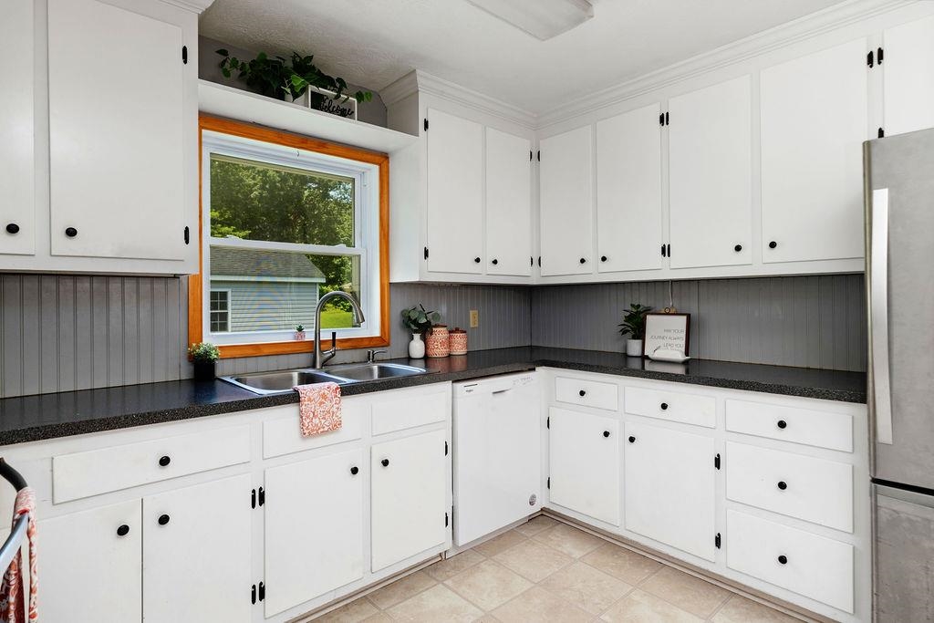 18 BROADHEAD SCHOOL RD