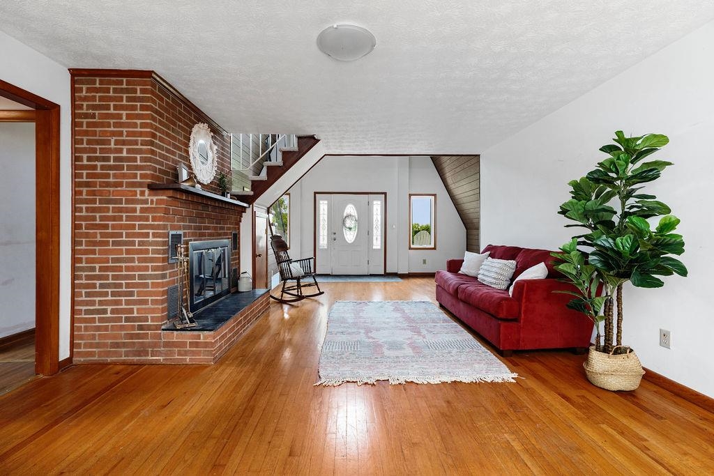 18 BROADHEAD SCHOOL RD