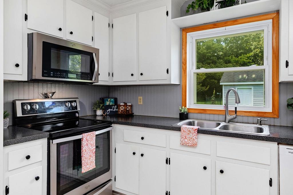 18 BROADHEAD SCHOOL RD