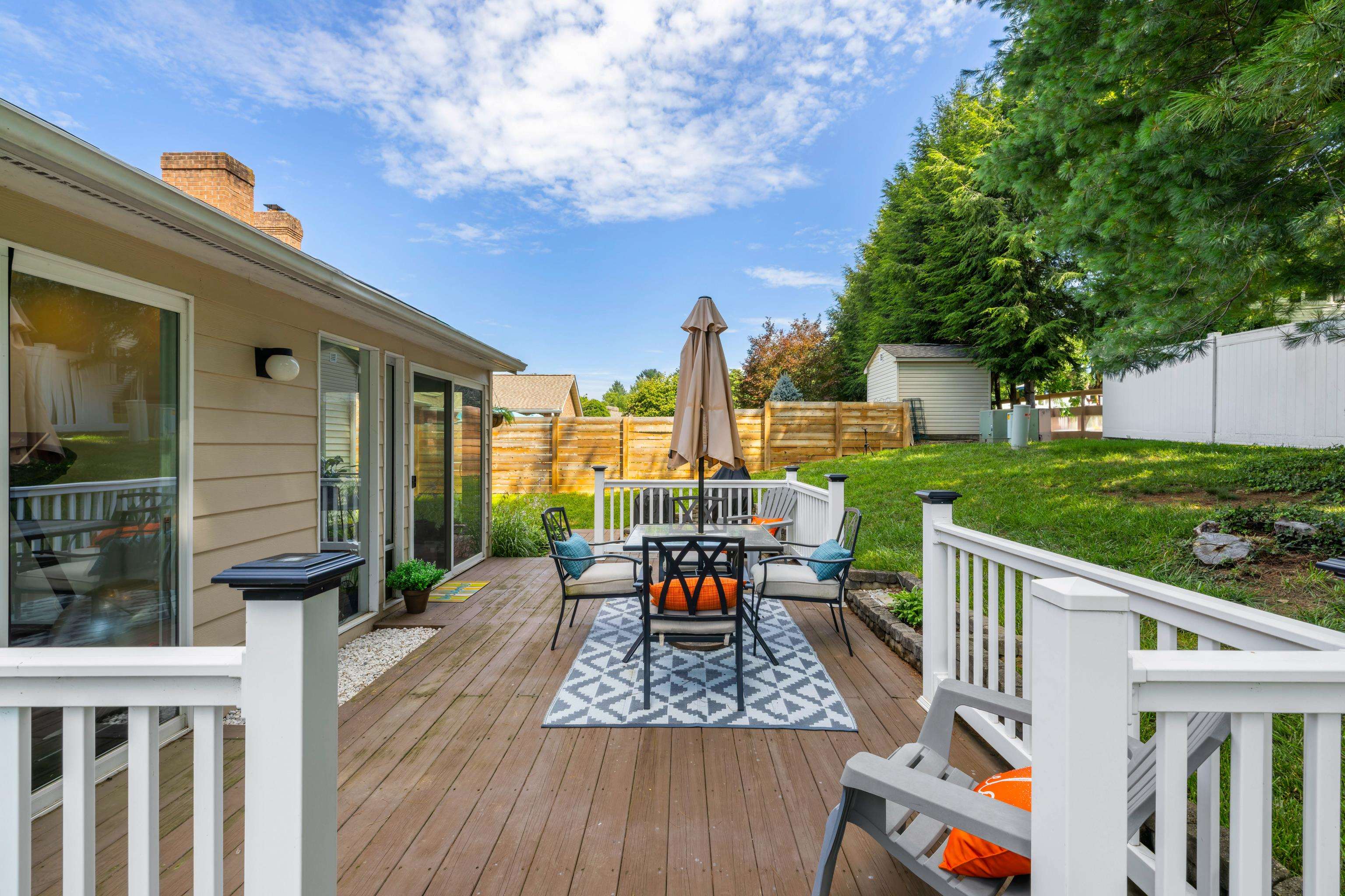 109 BROOK CT