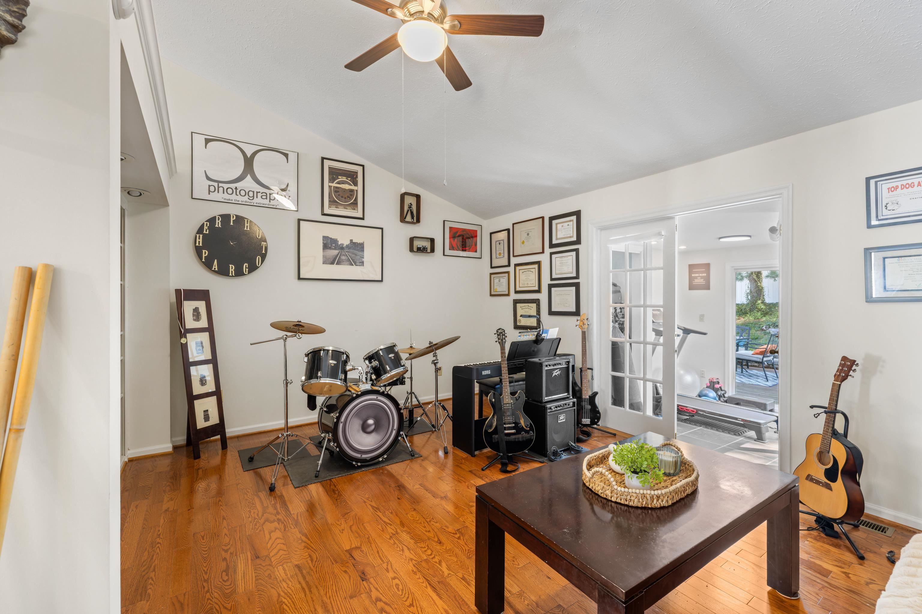 109 BROOK CT