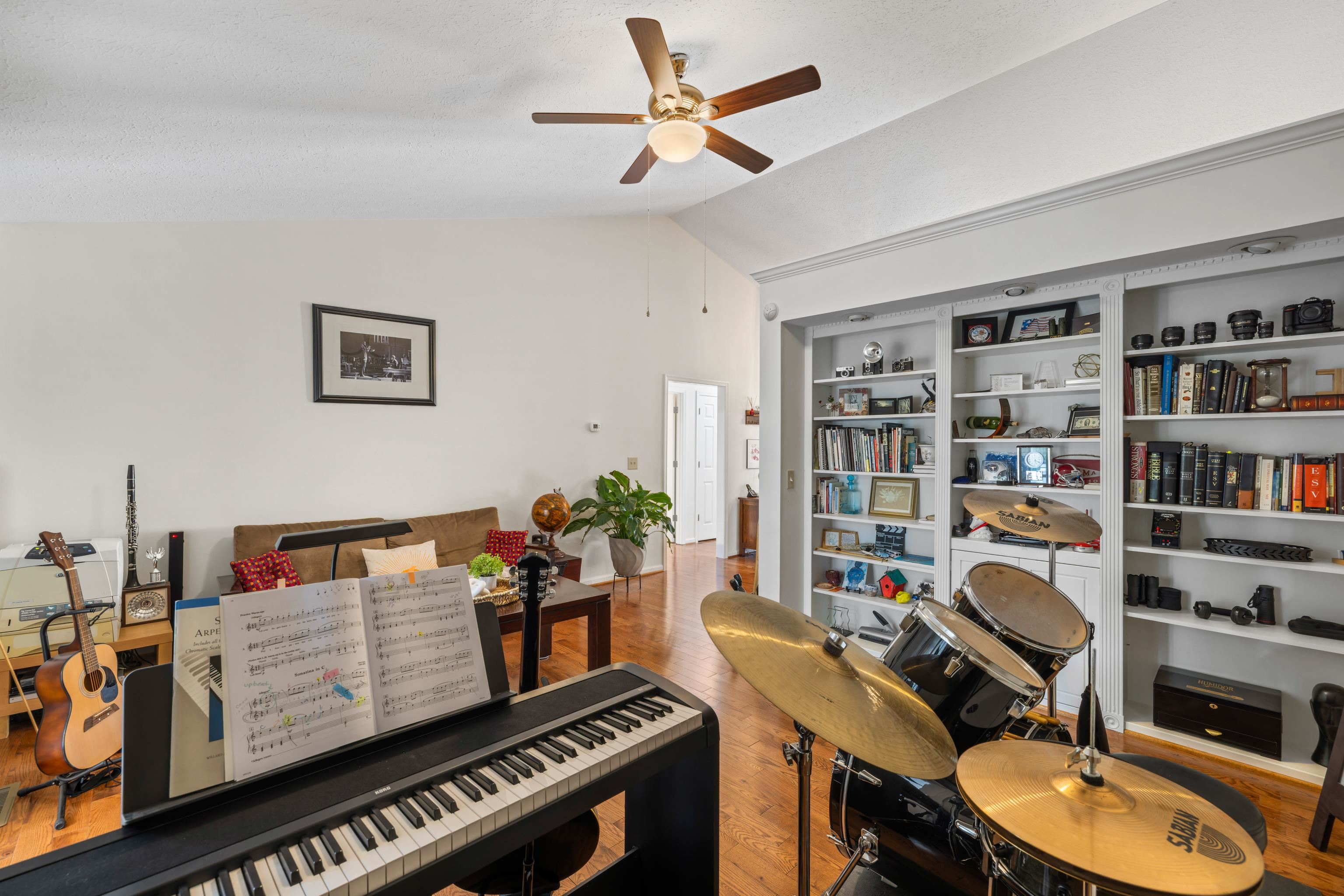 109 BROOK CT