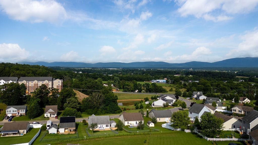 43 UPLAND CT