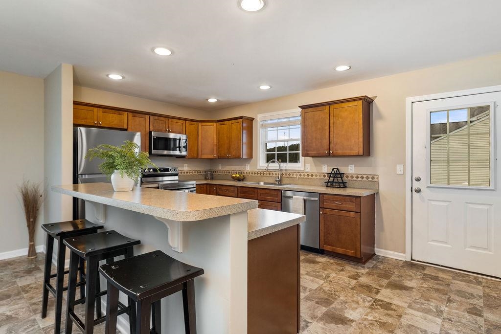 43 UPLAND CT