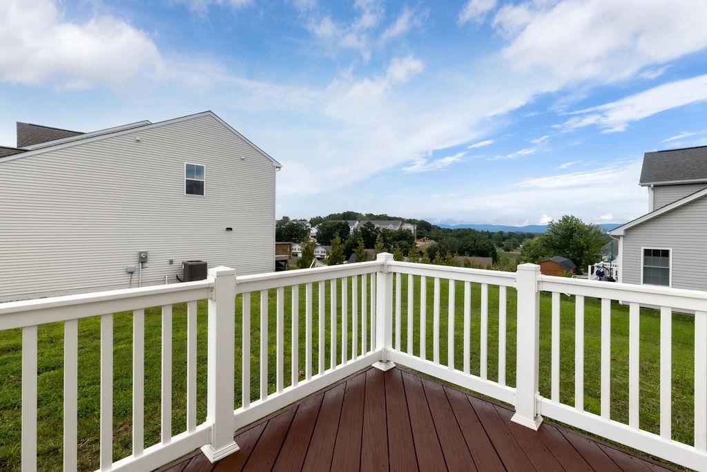43 UPLAND CT