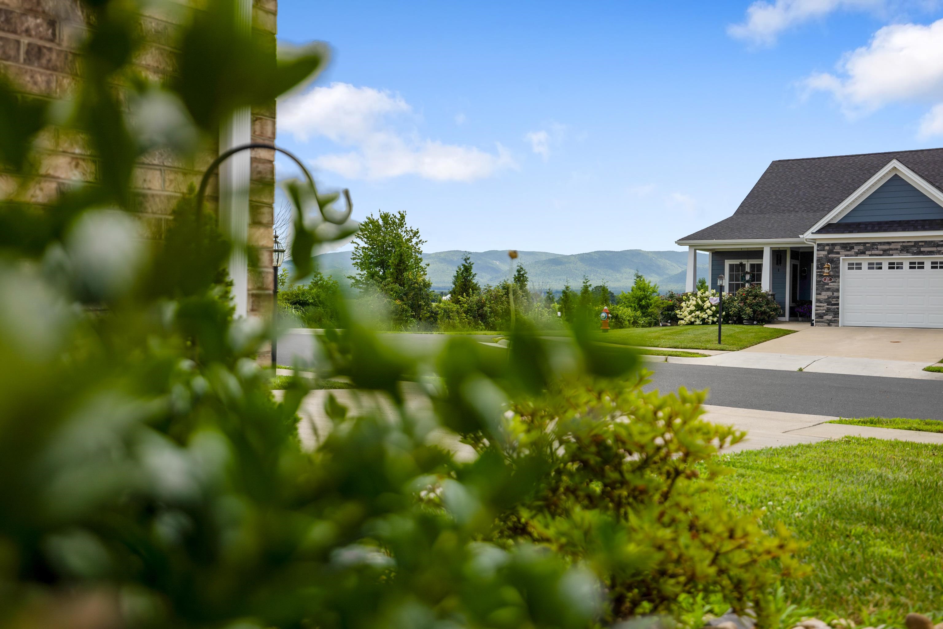 26 PEBBLE CT