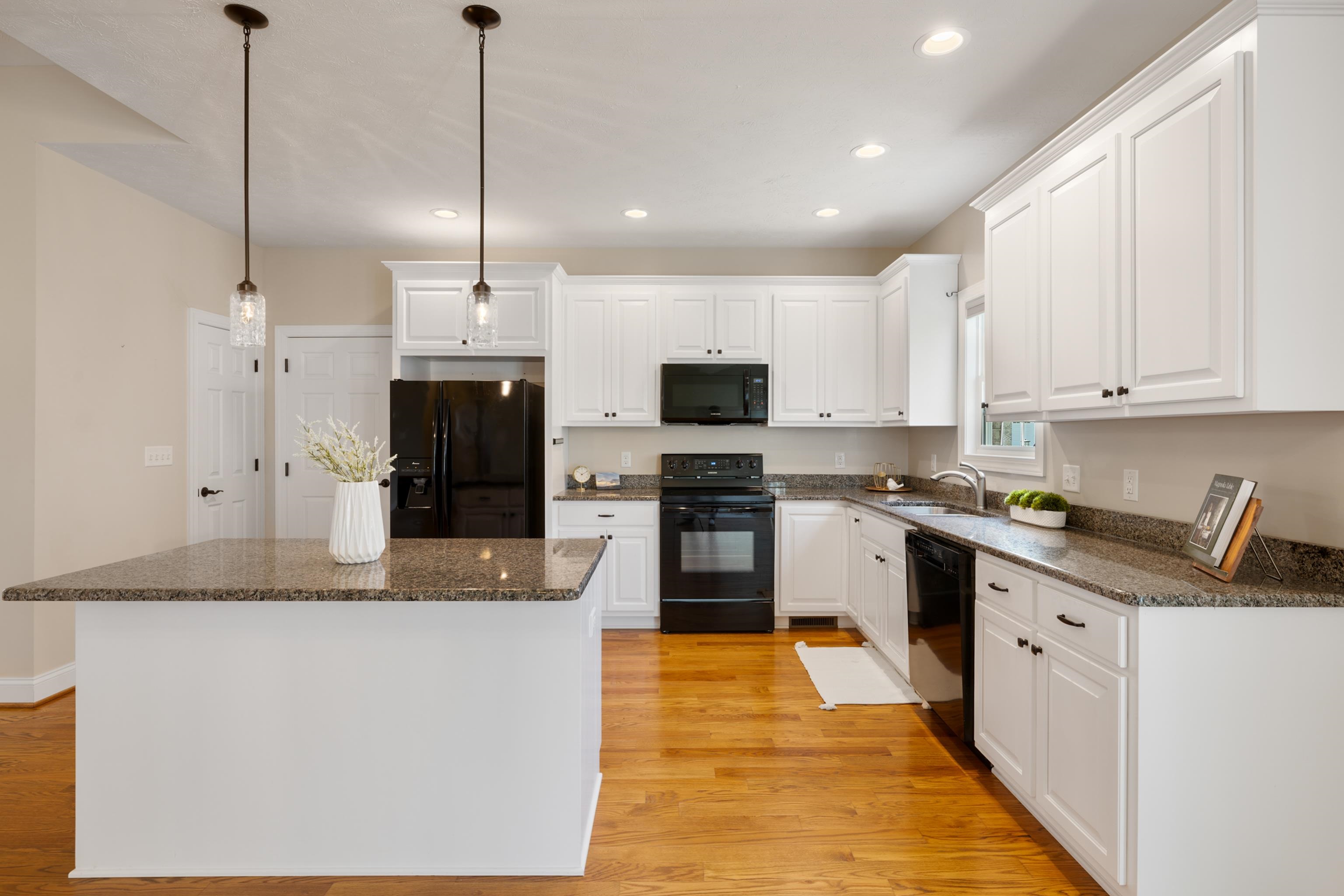 26 PEBBLE CT