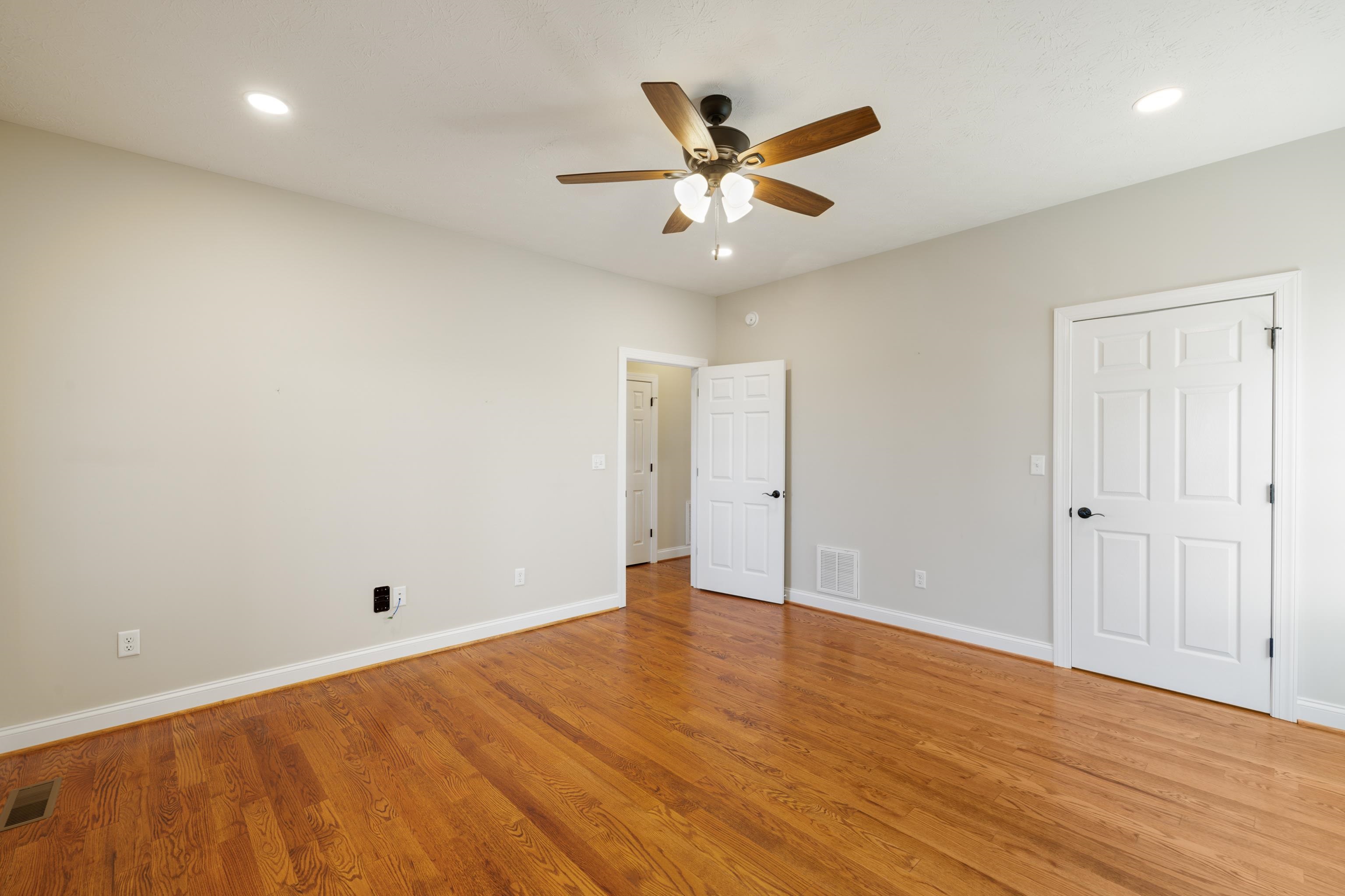 26 PEBBLE CT