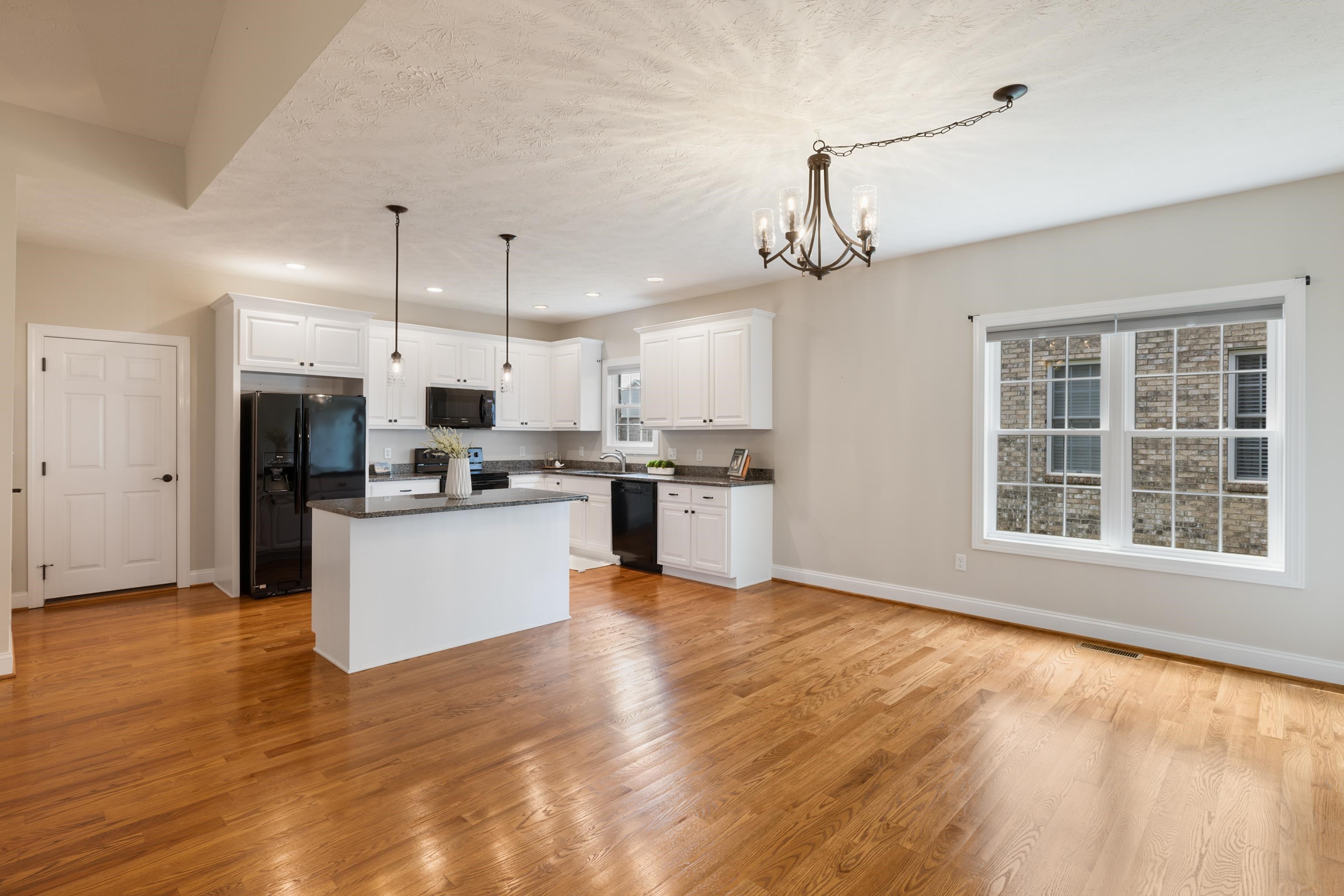26 PEBBLE CT