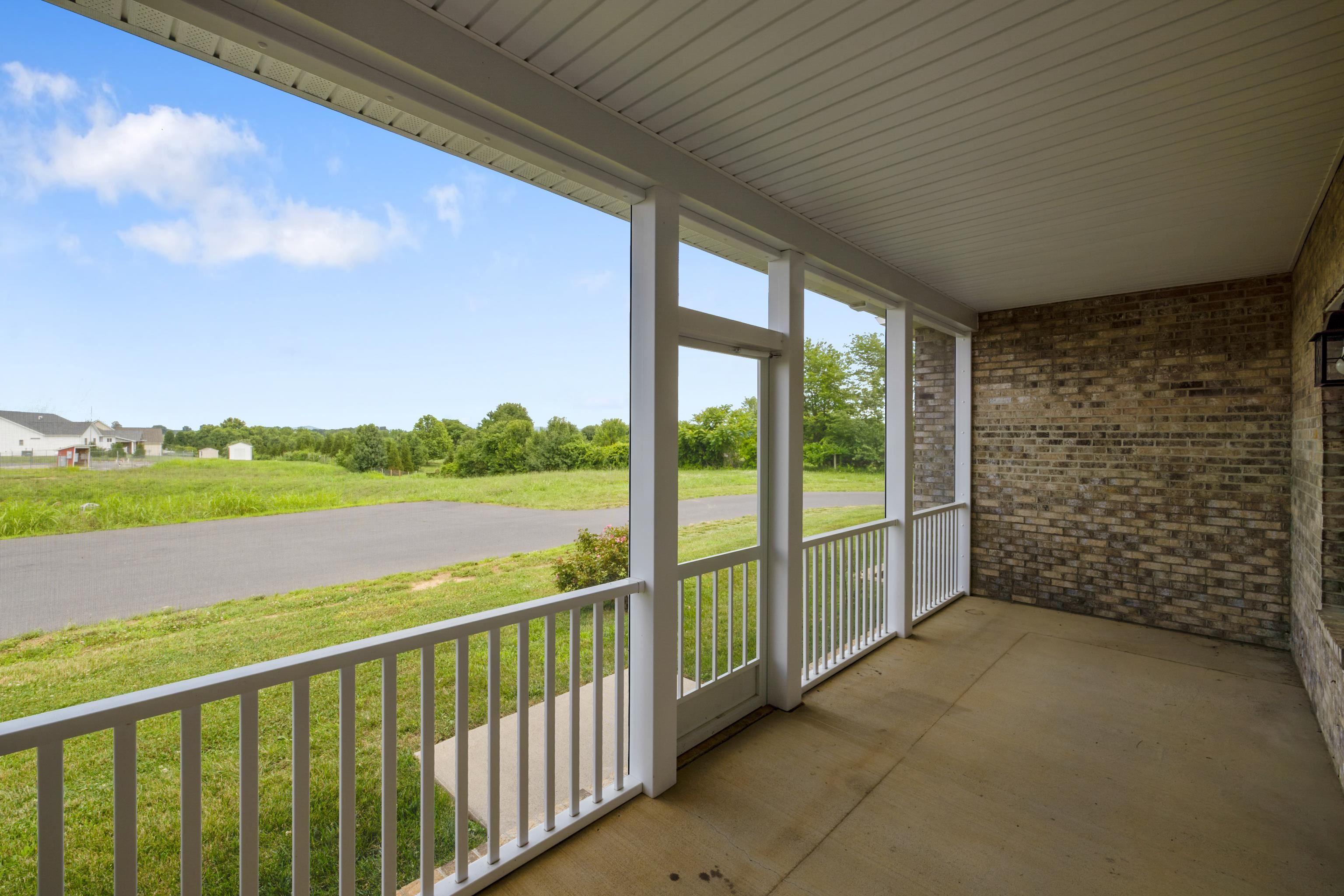 26 PEBBLE CT