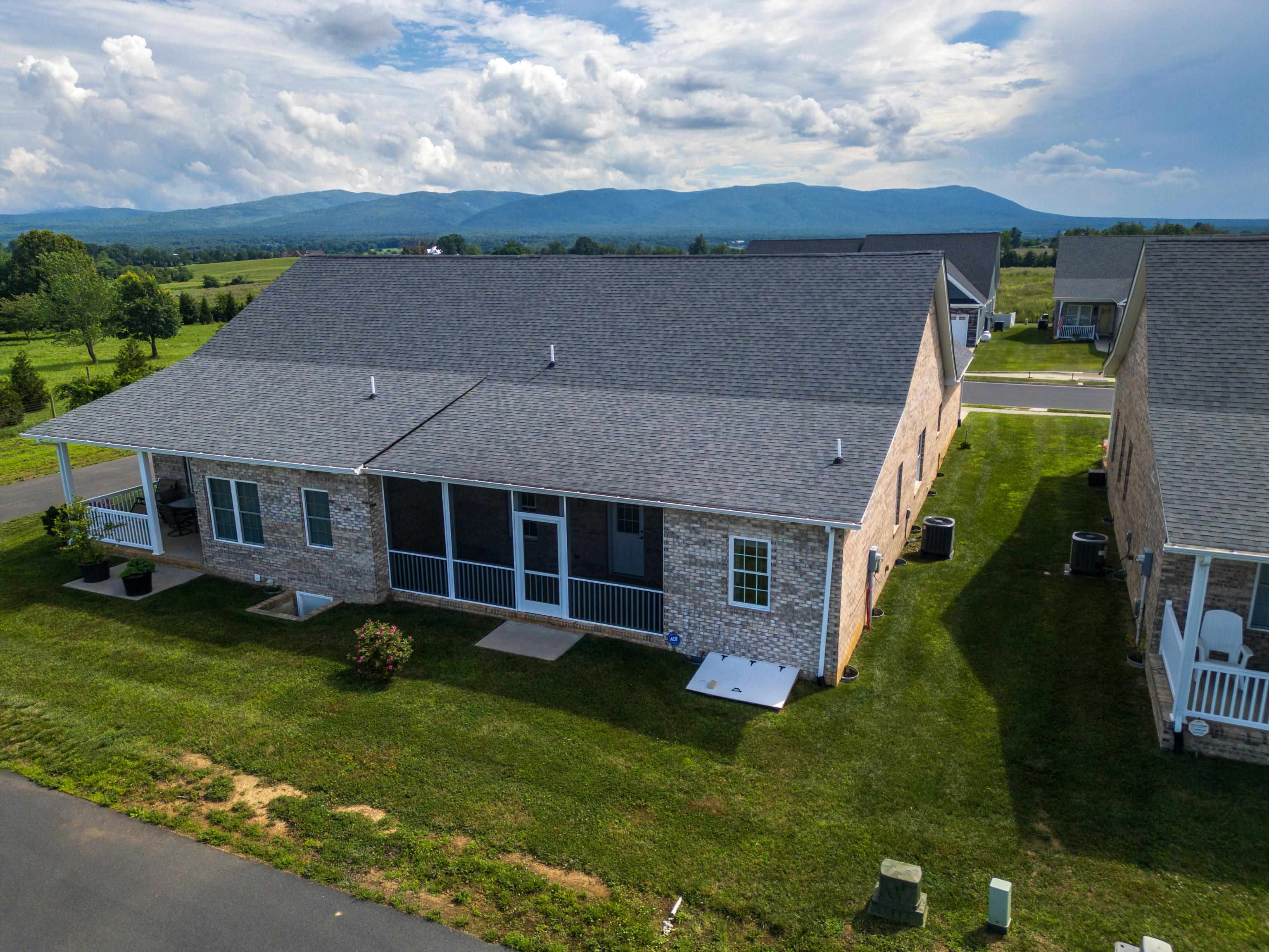 26 PEBBLE CT