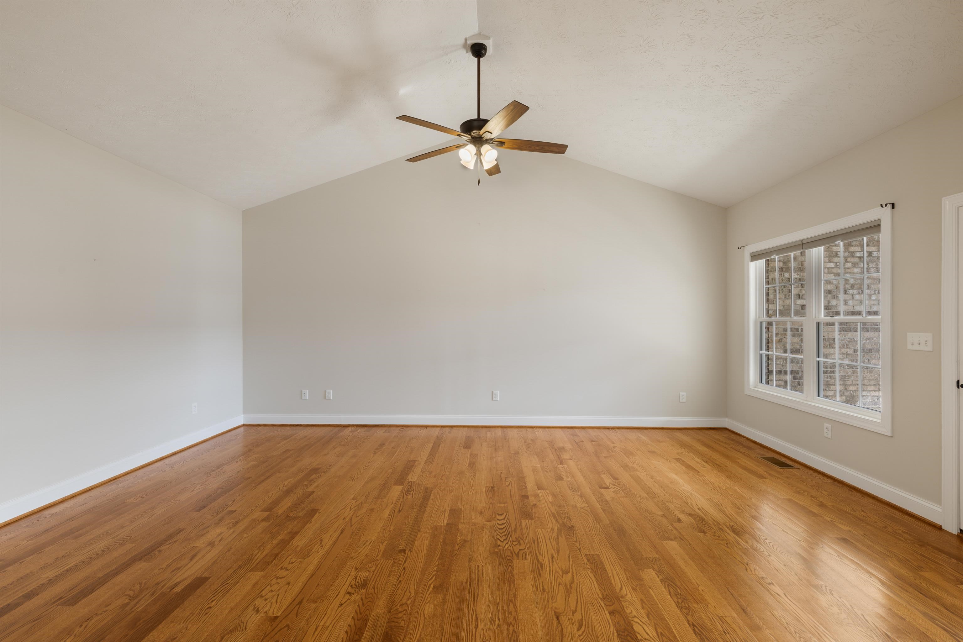 26 PEBBLE CT