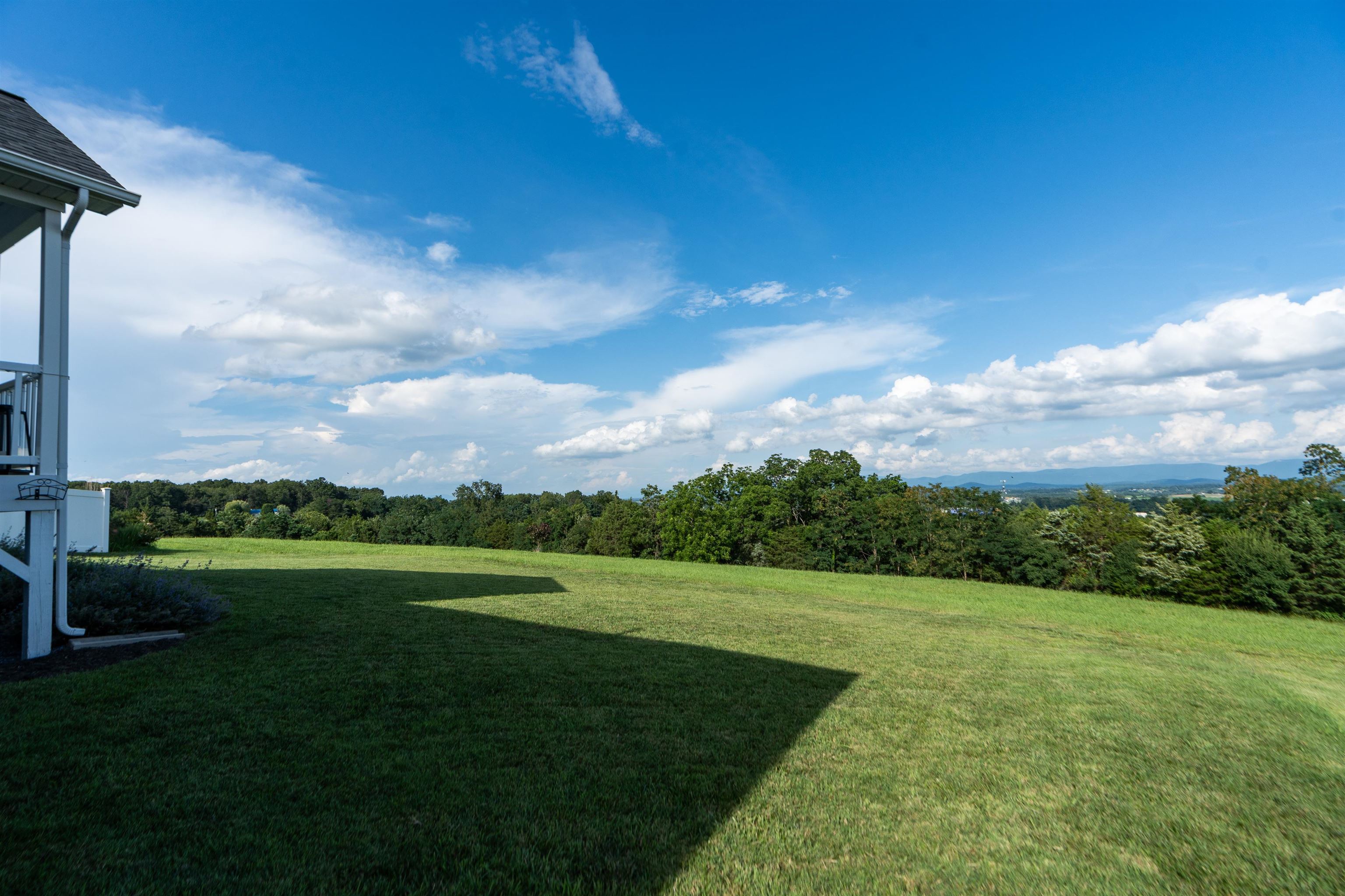 203 STONEWALL JACKSON BLVD