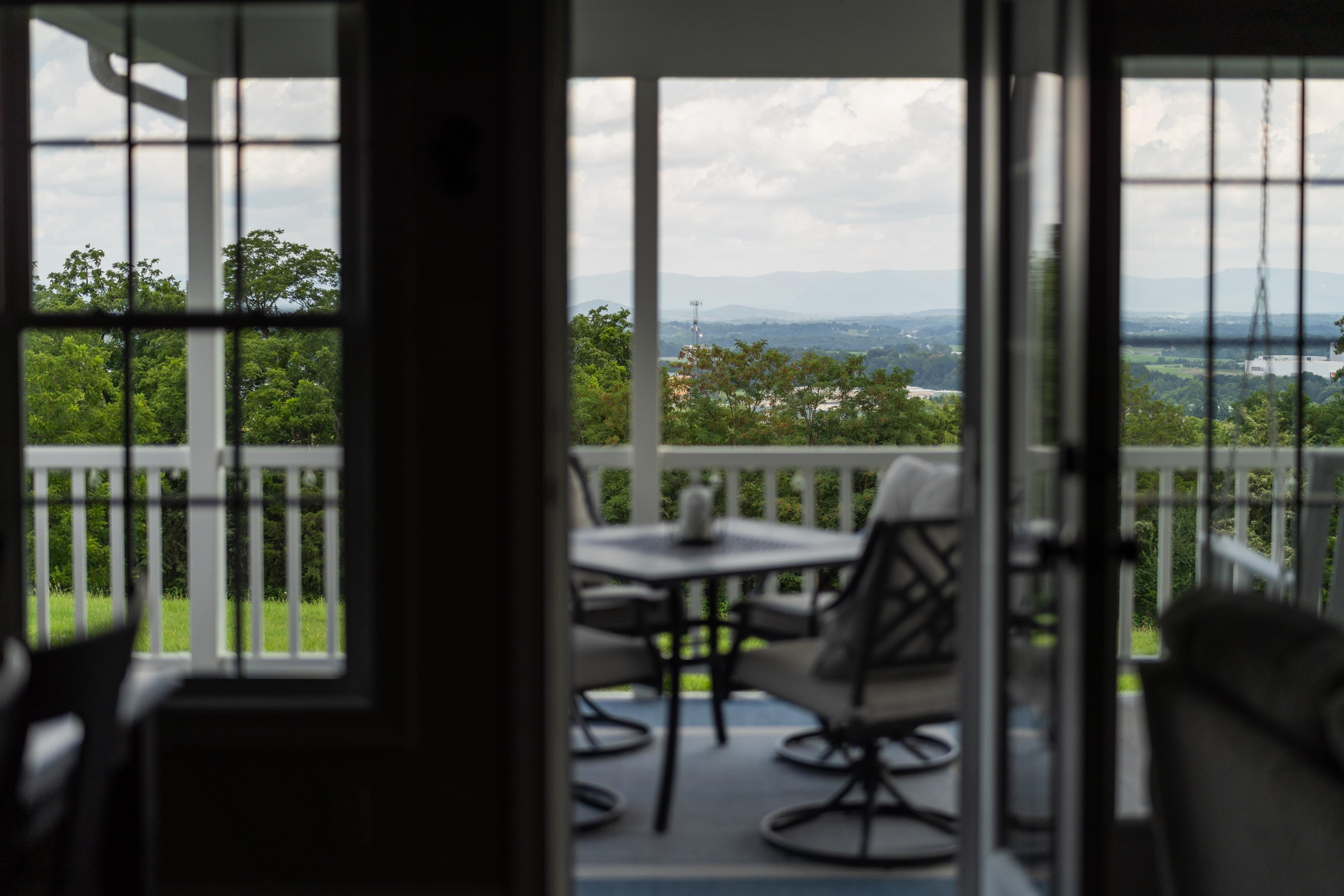 203 STONEWALL JACKSON BLVD