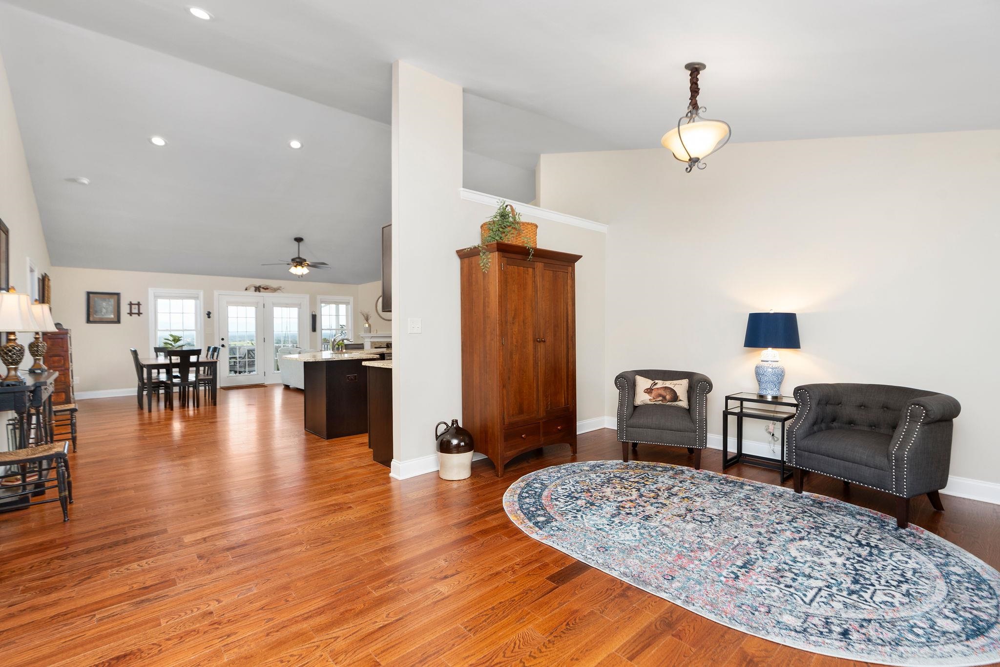 203 STONEWALL JACKSON BLVD