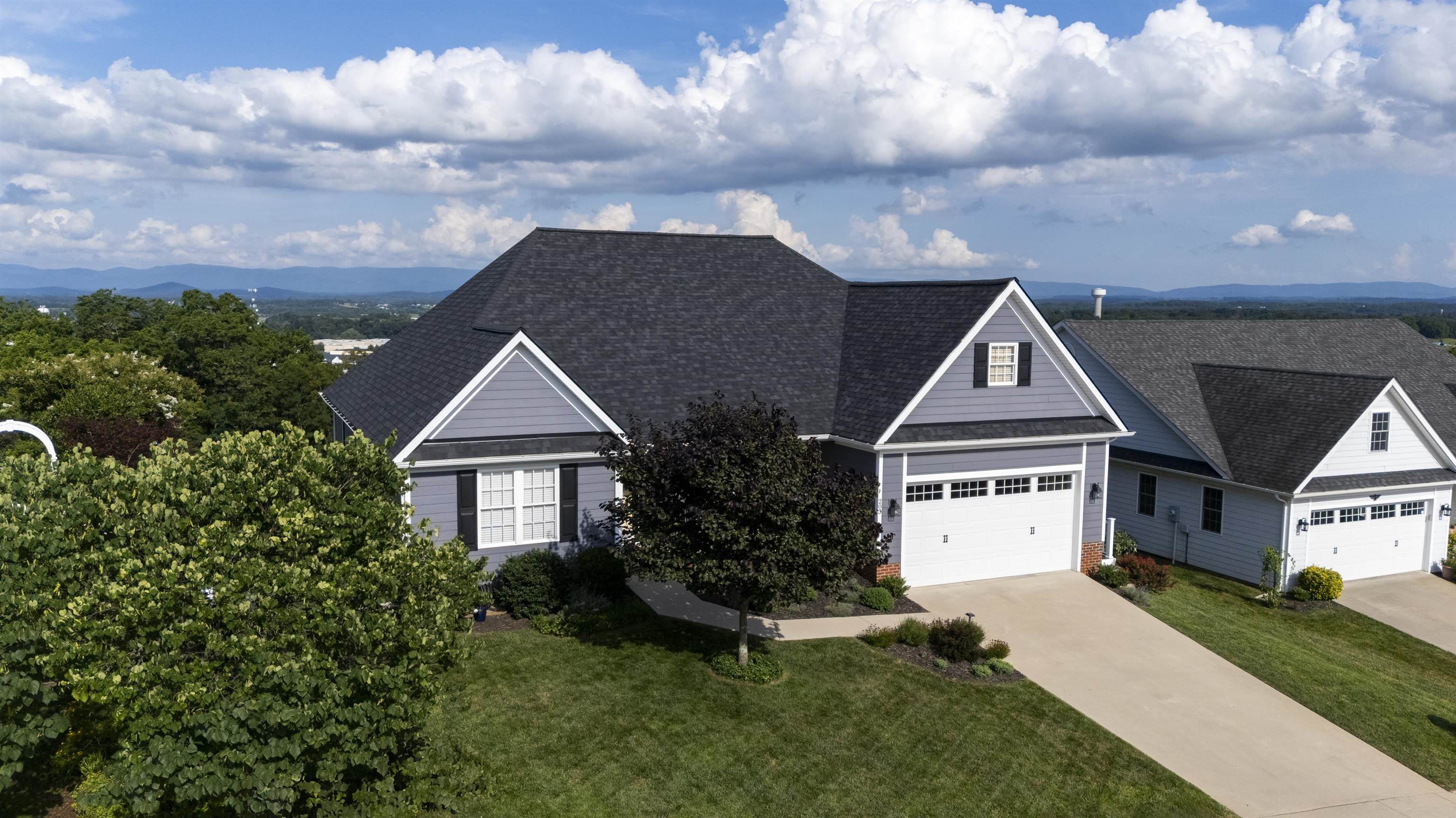 203 STONEWALL JACKSON BLVD