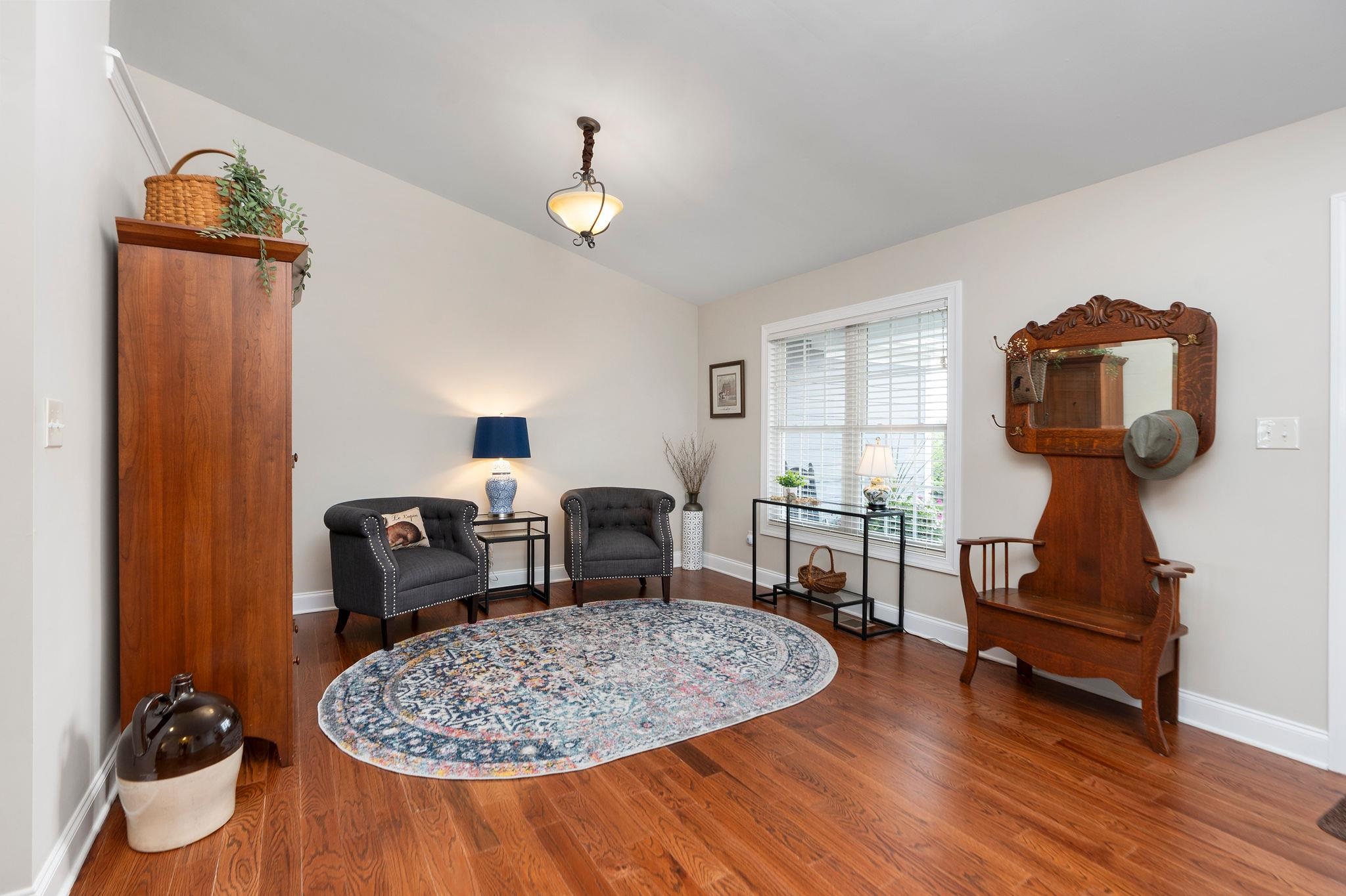 203 STONEWALL JACKSON BLVD