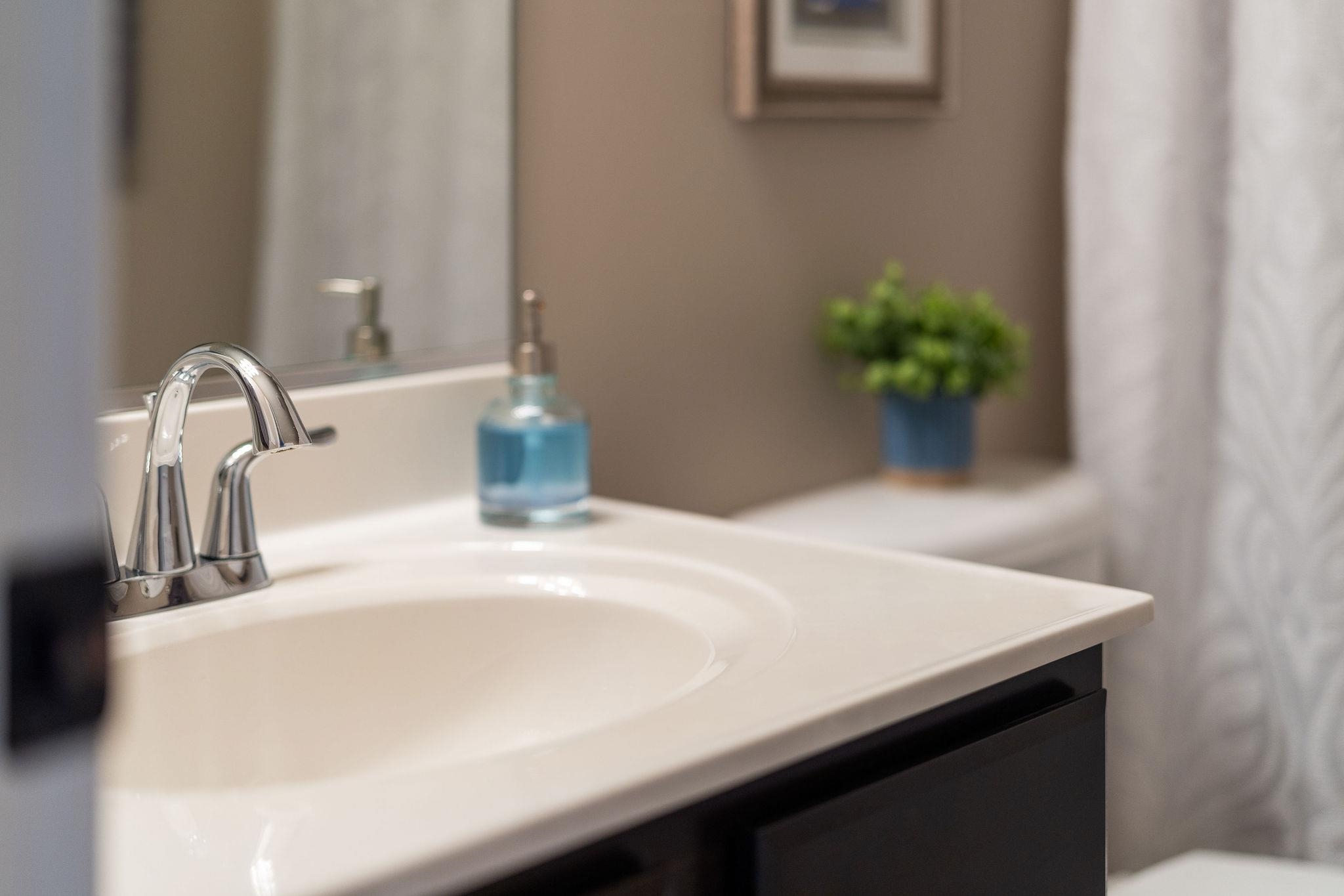 203 STONEWALL JACKSON BLVD