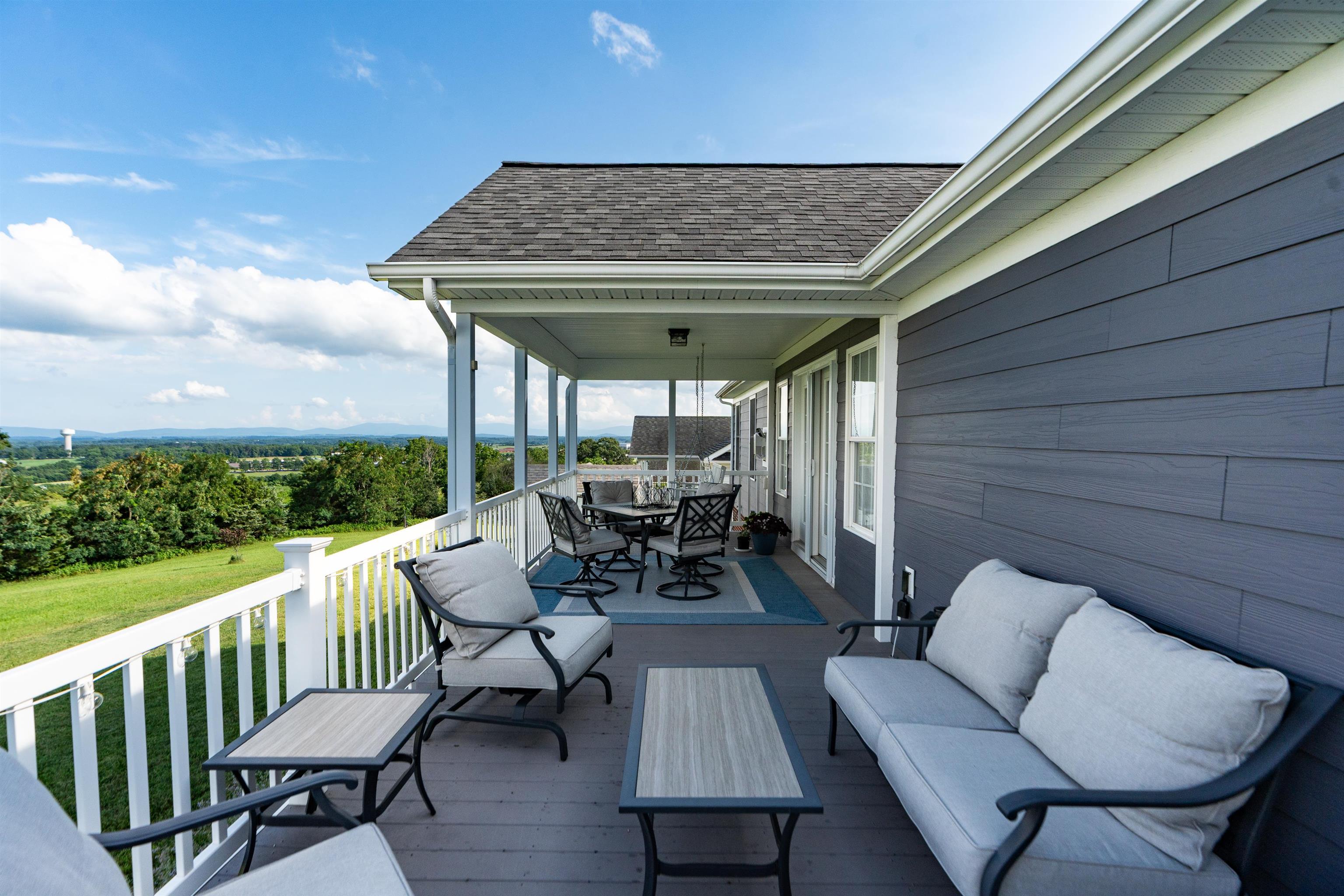 203 STONEWALL JACKSON BLVD