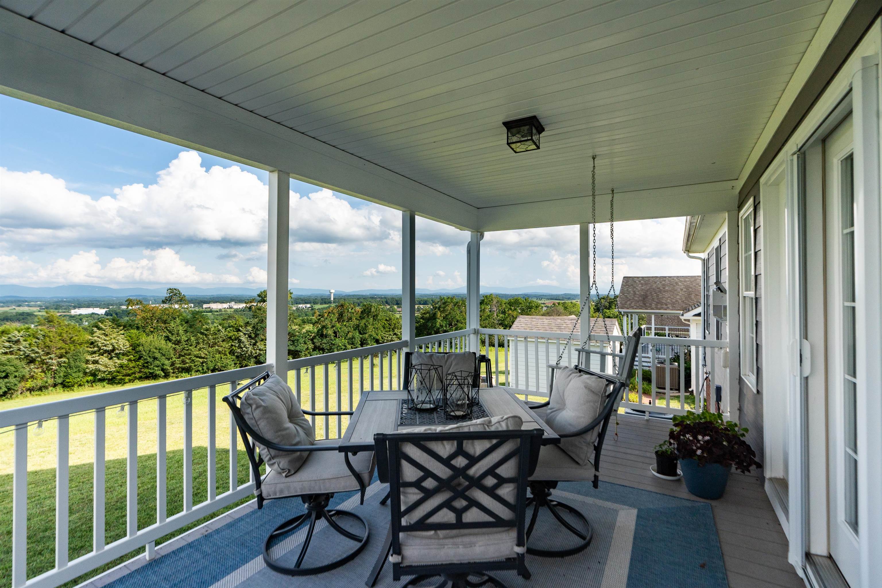 203 STONEWALL JACKSON BLVD