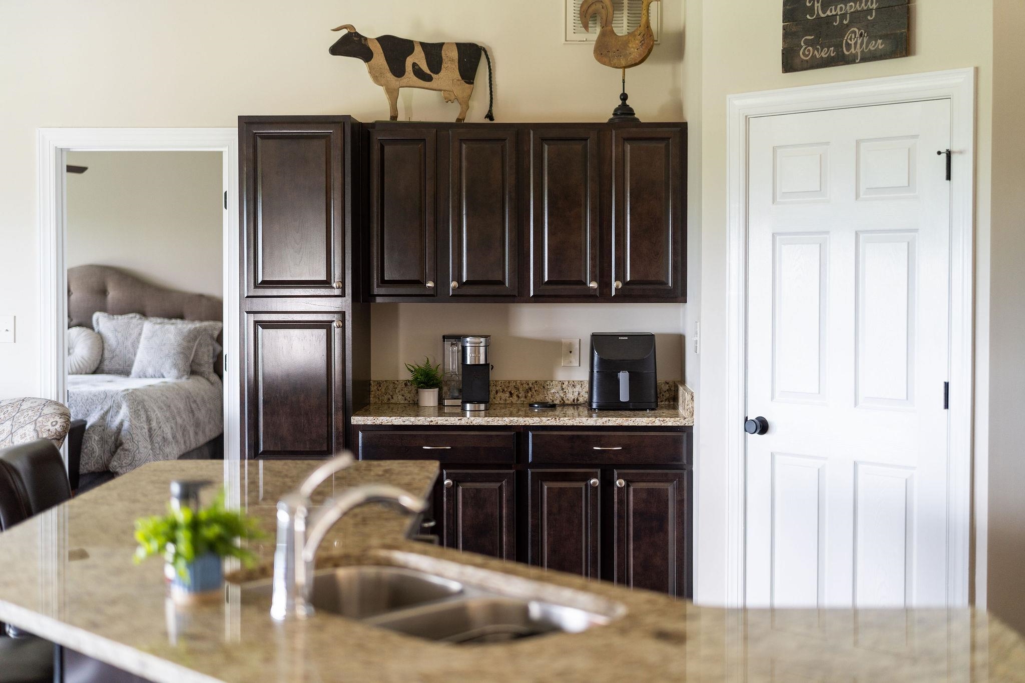 203 STONEWALL JACKSON BLVD