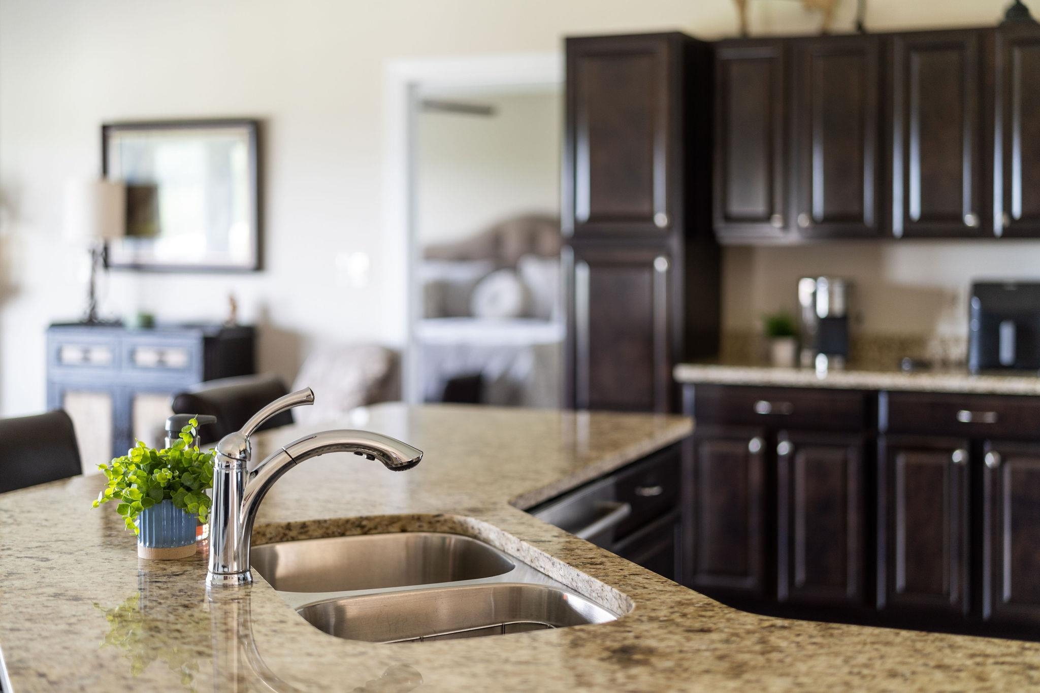 203 STONEWALL JACKSON BLVD